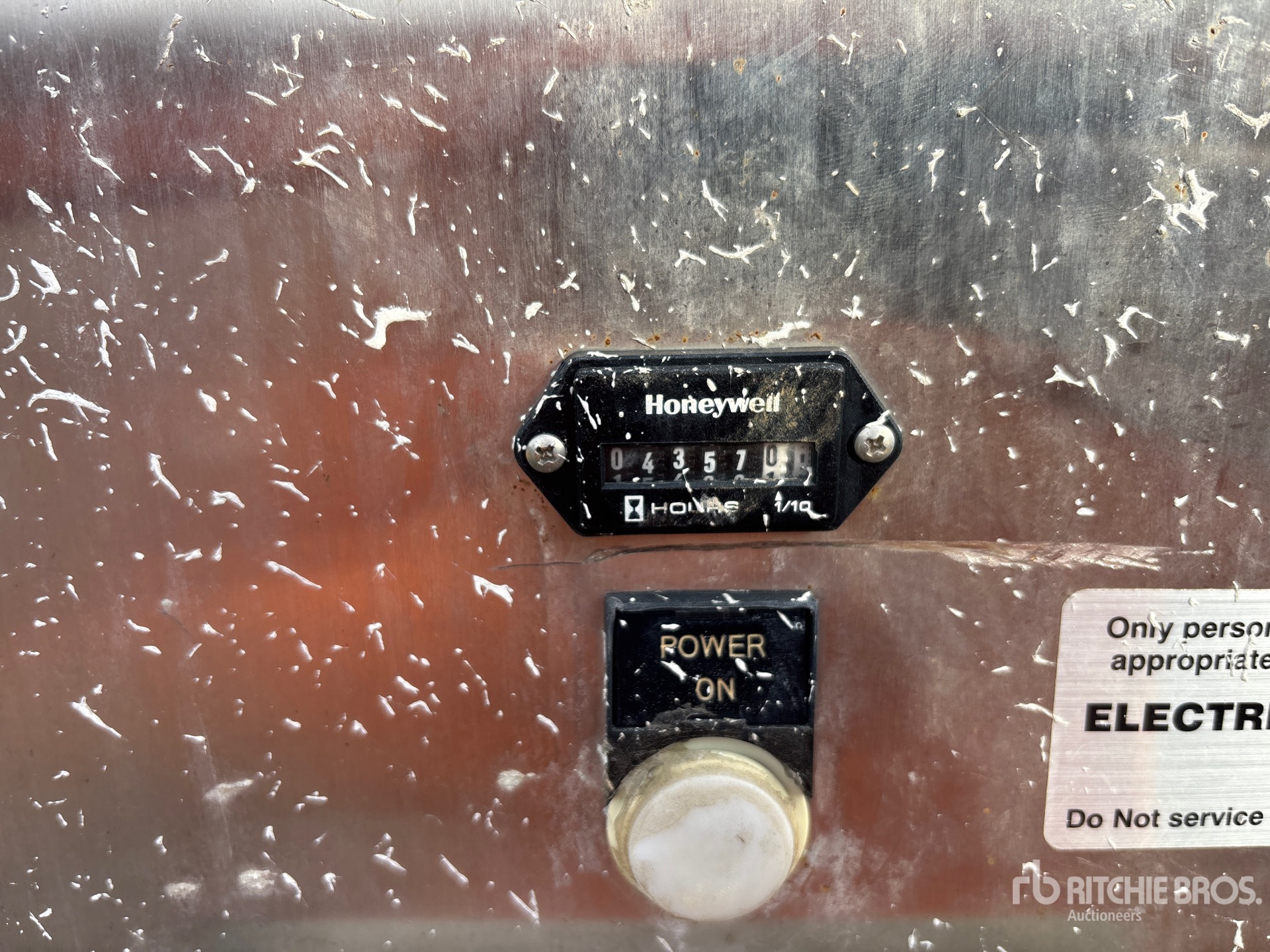 General Appearance with Hour Meter / Odometer