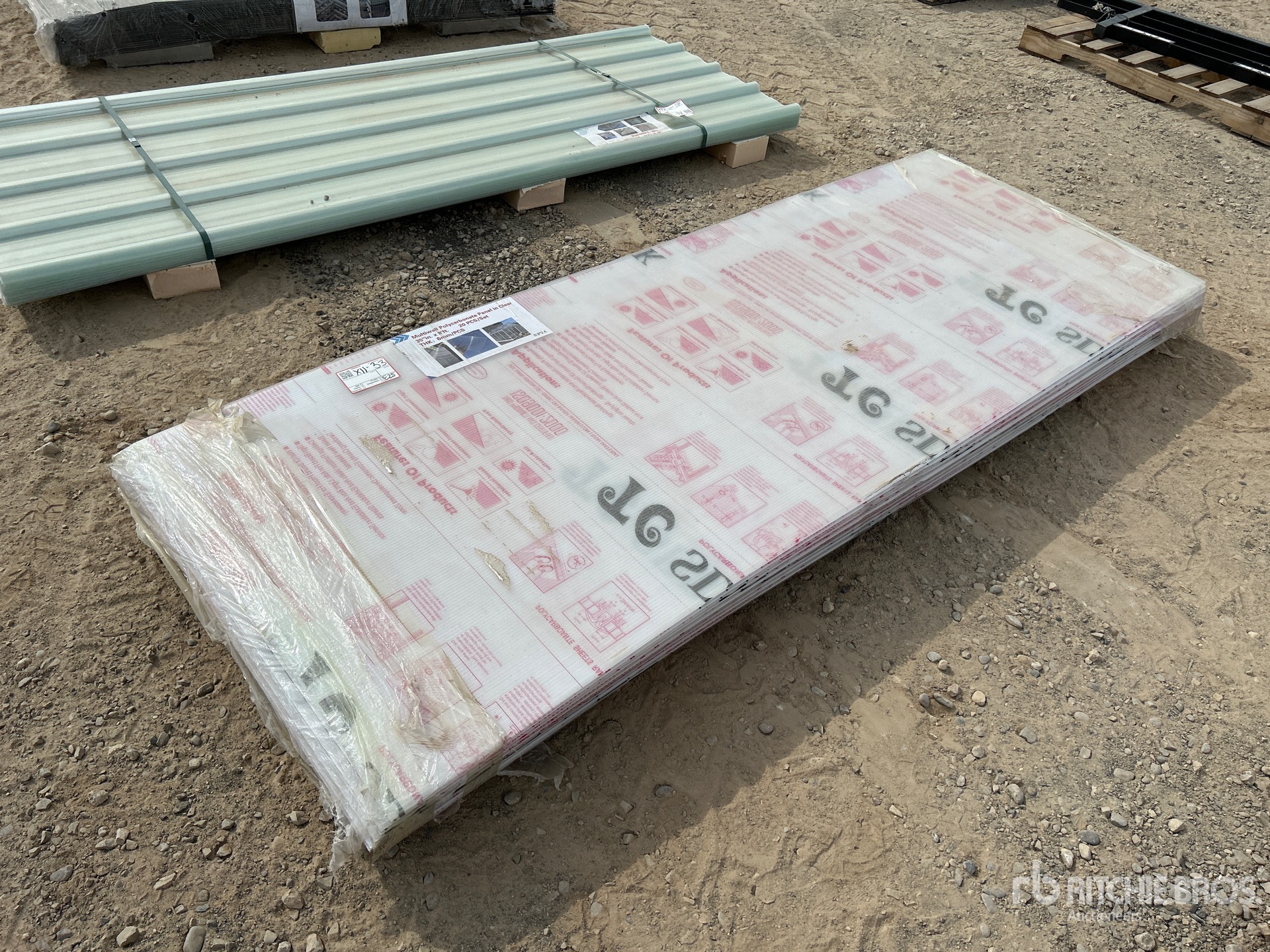 General Appearance with Bild, Ecke vorne rechts