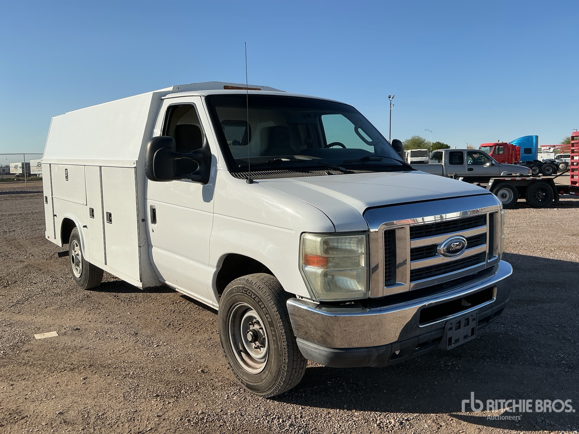 Aspect général with Image, coin avant droit