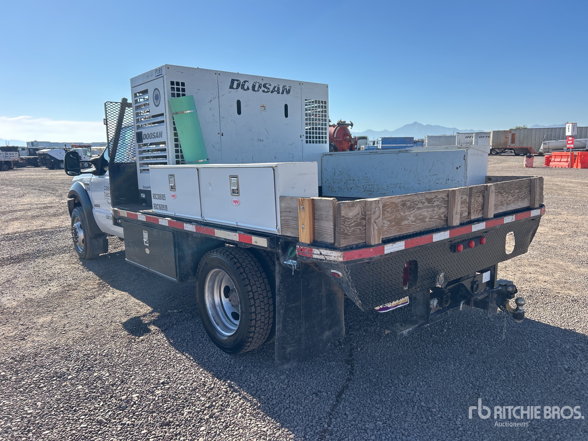 Aspect général with Image, coin arrière gauche