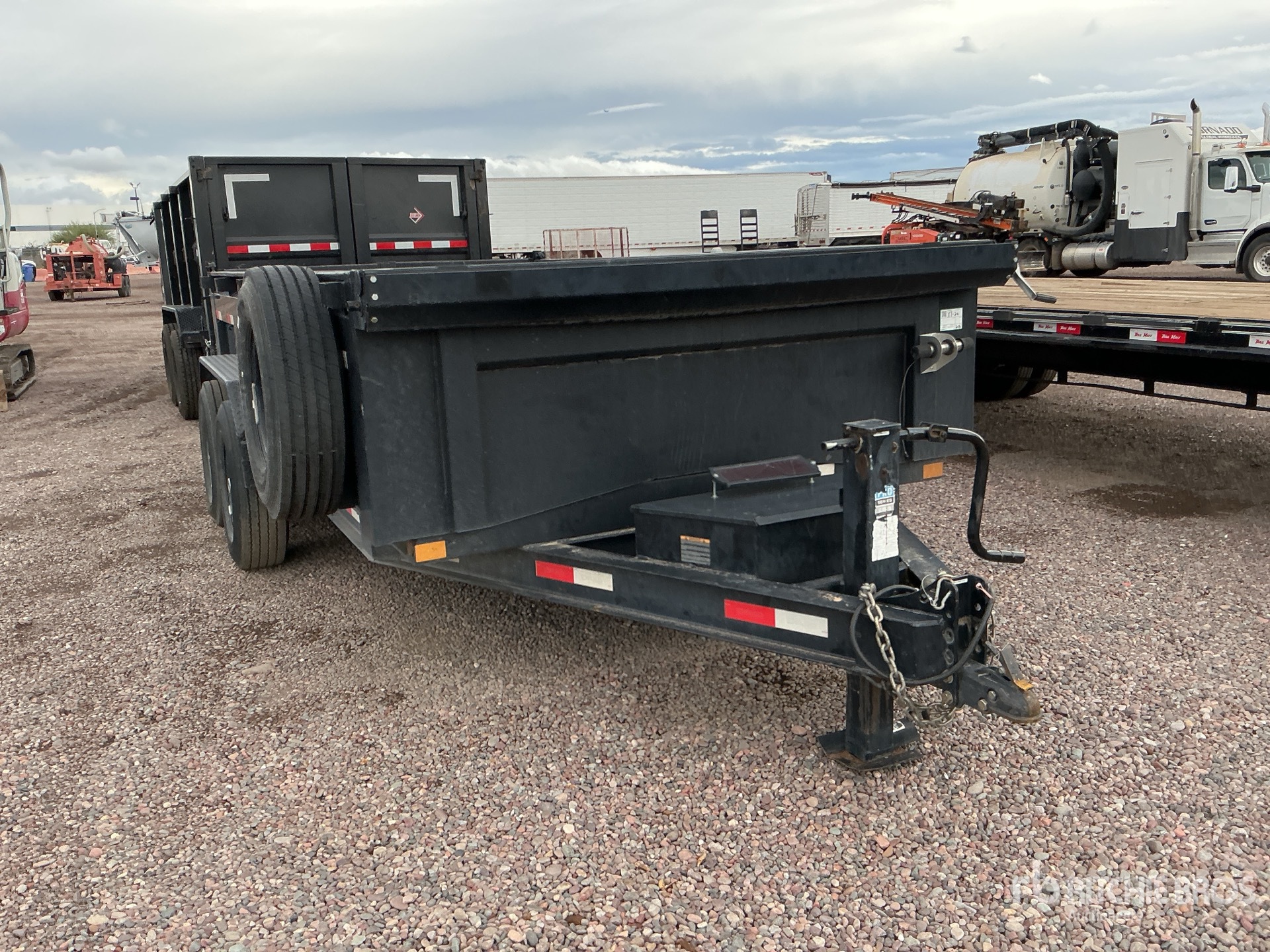 General Appearance with Foto, angolo anteriore destro