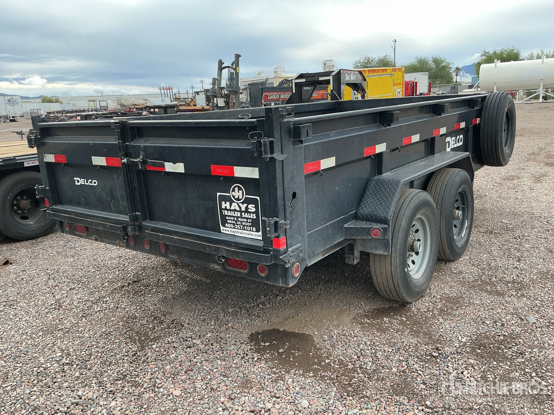 General Appearance with Foto, angolo anteriore sinistro