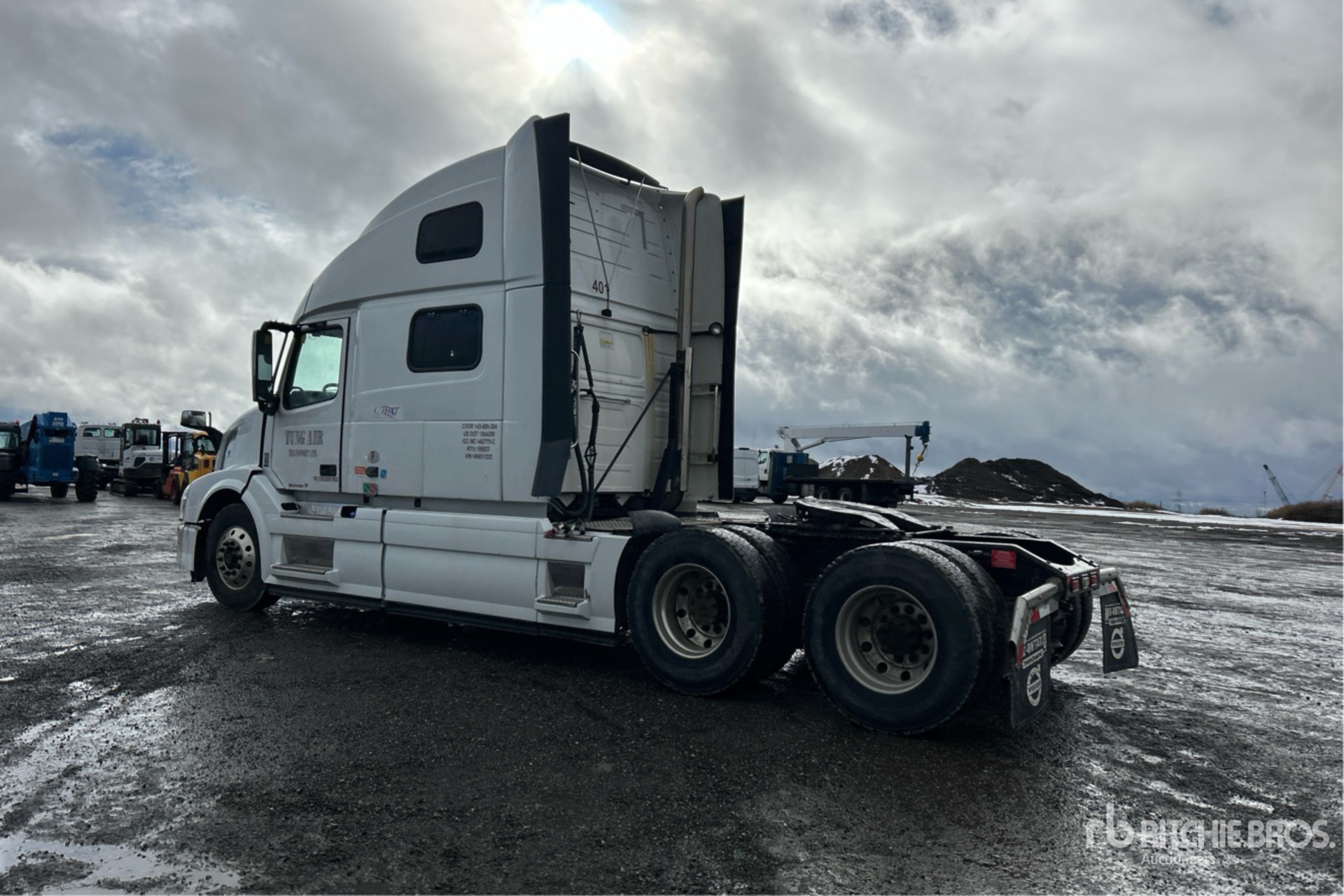 General Appearance with Picture, Left Rear Corner