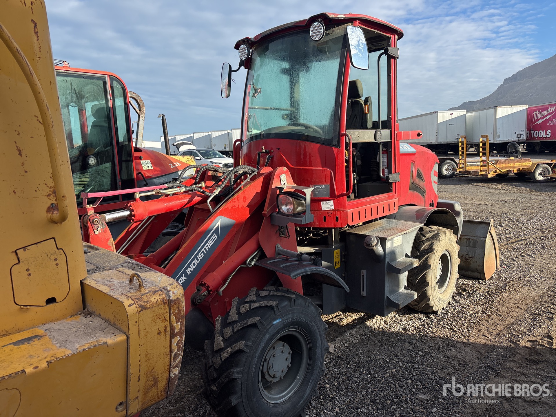 General Appearance with Featured Photo