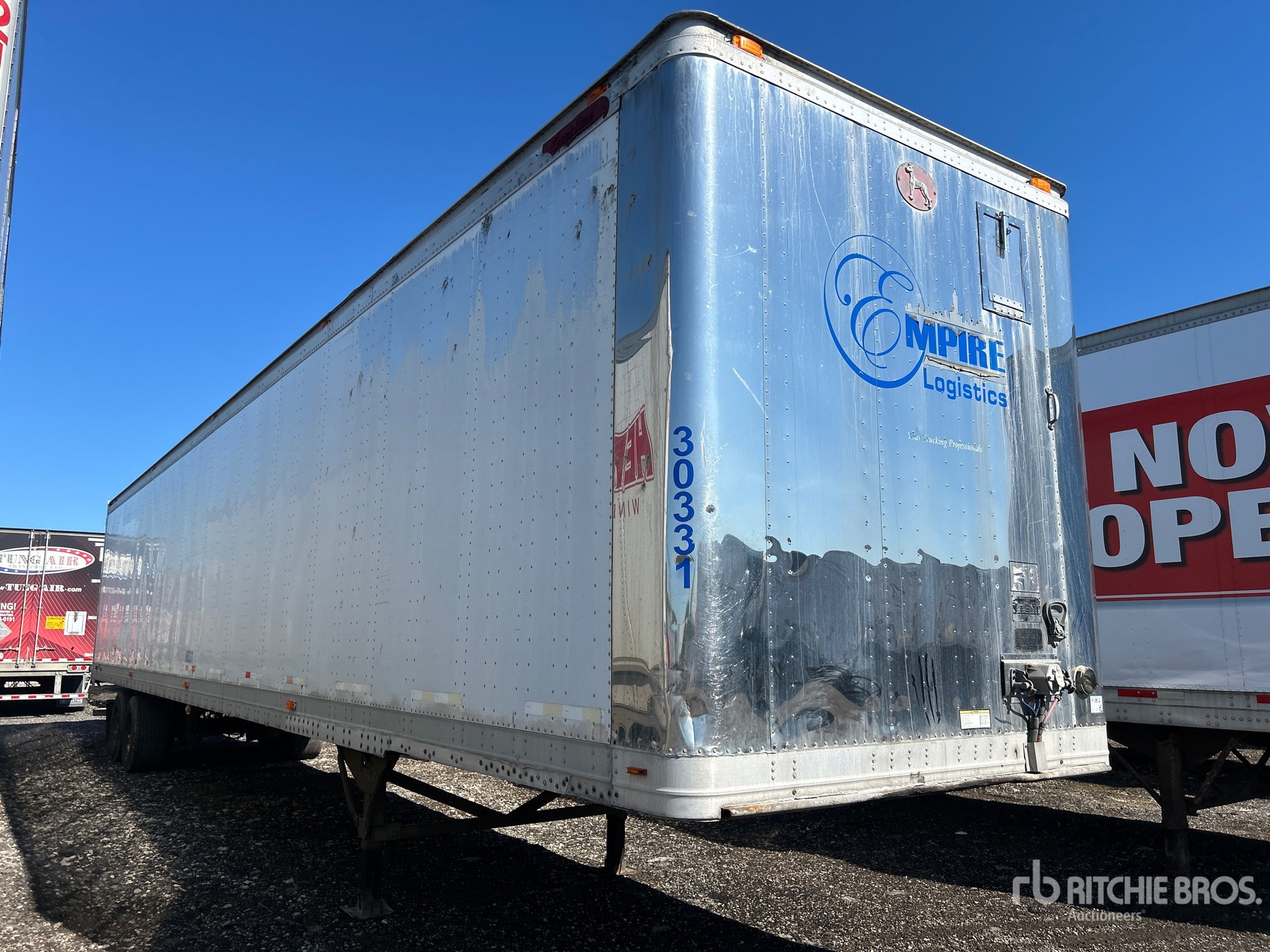 General Appearance with Bild, Ecke vorne rechts