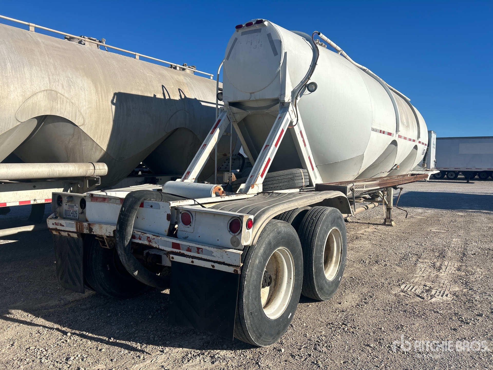 General Appearance with Foto, angolo anteriore sinistro