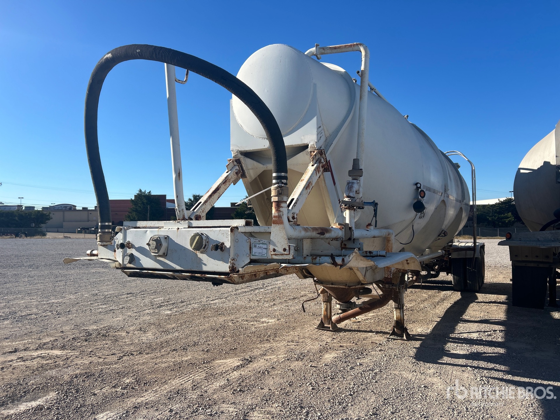 General Appearance with Foto, angolo anteriore sinistro