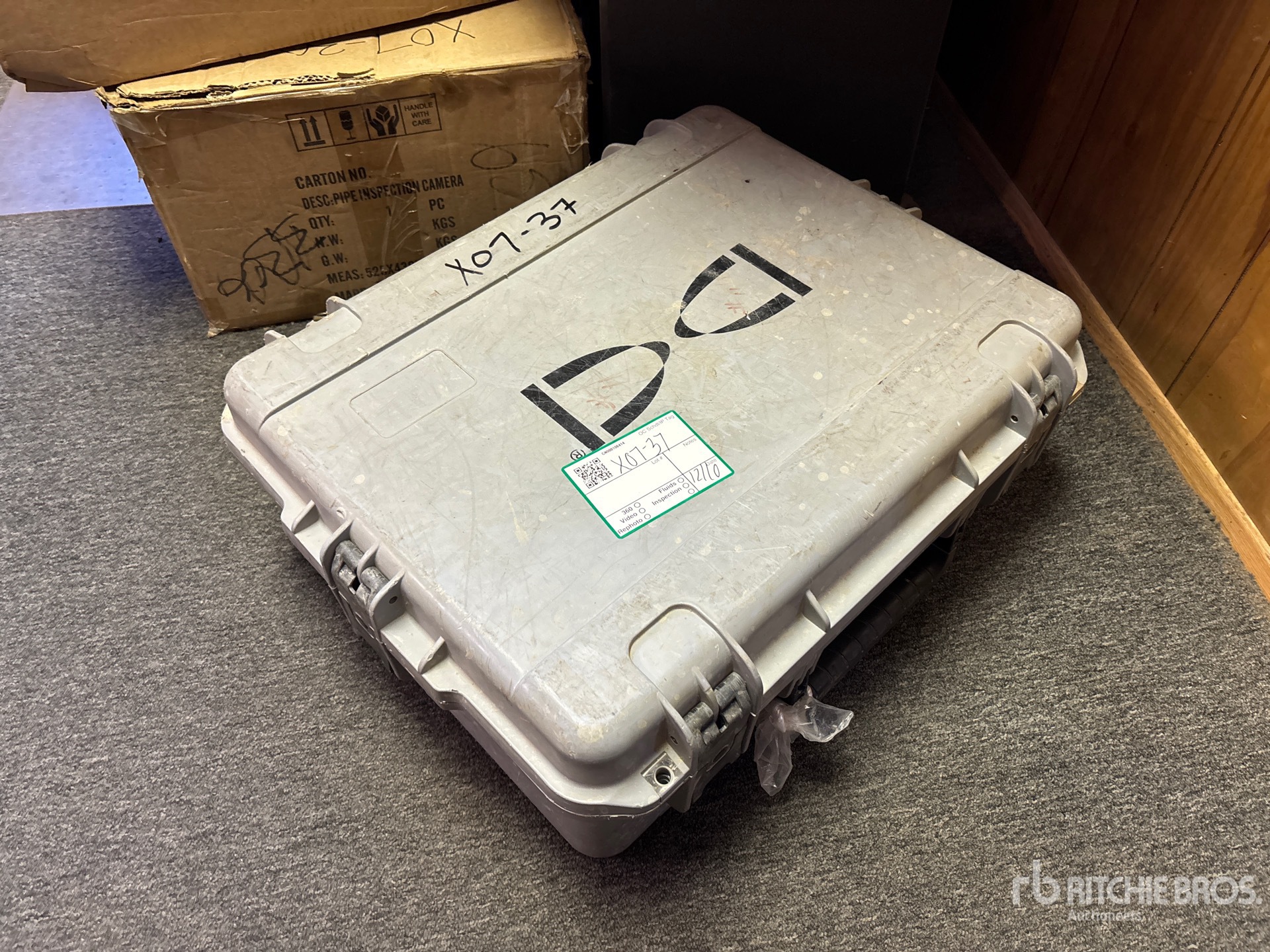 General Appearance with Image, coin avant droit