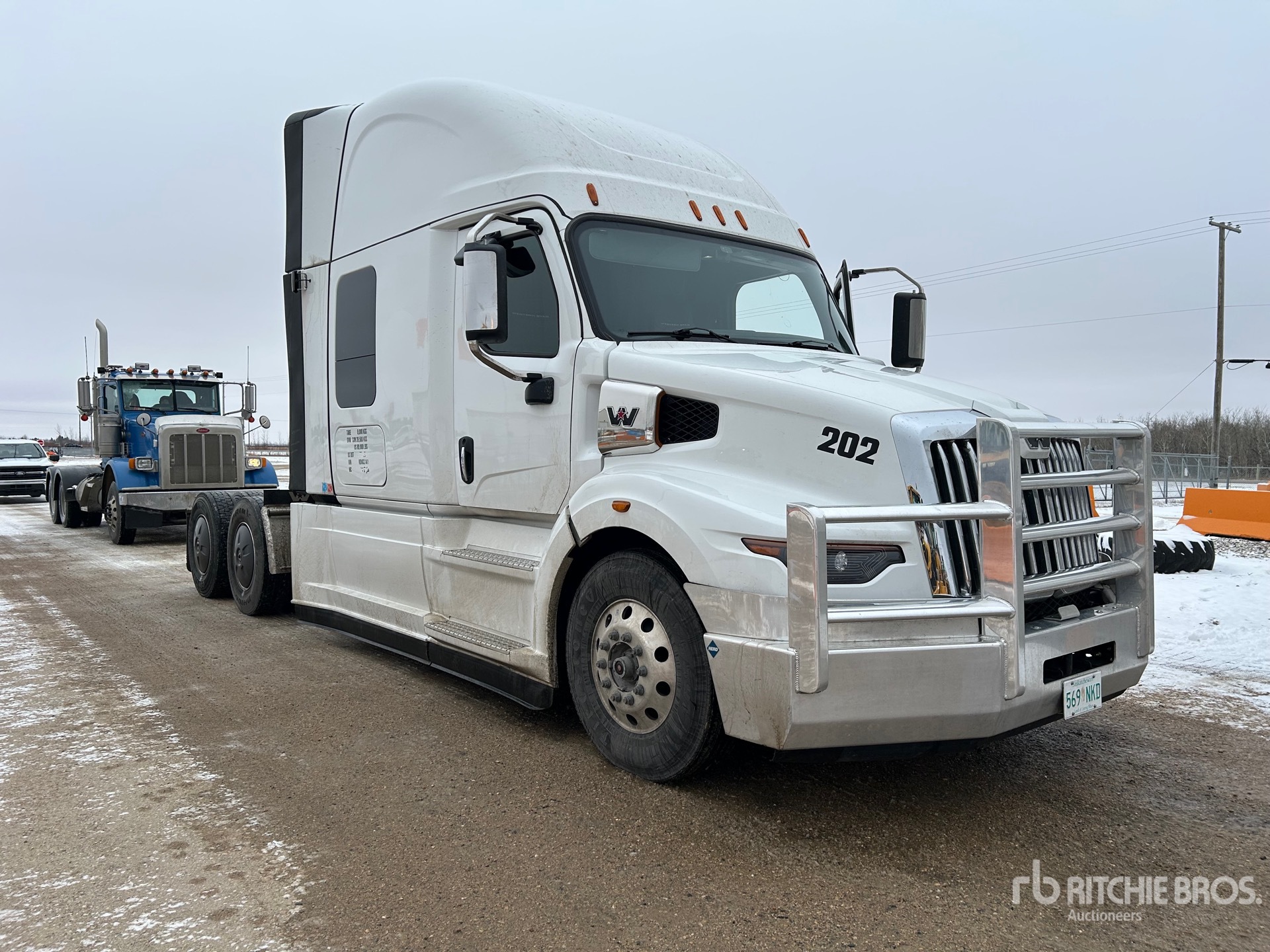 General Appearance with Foto, angolo anteriore sinistro