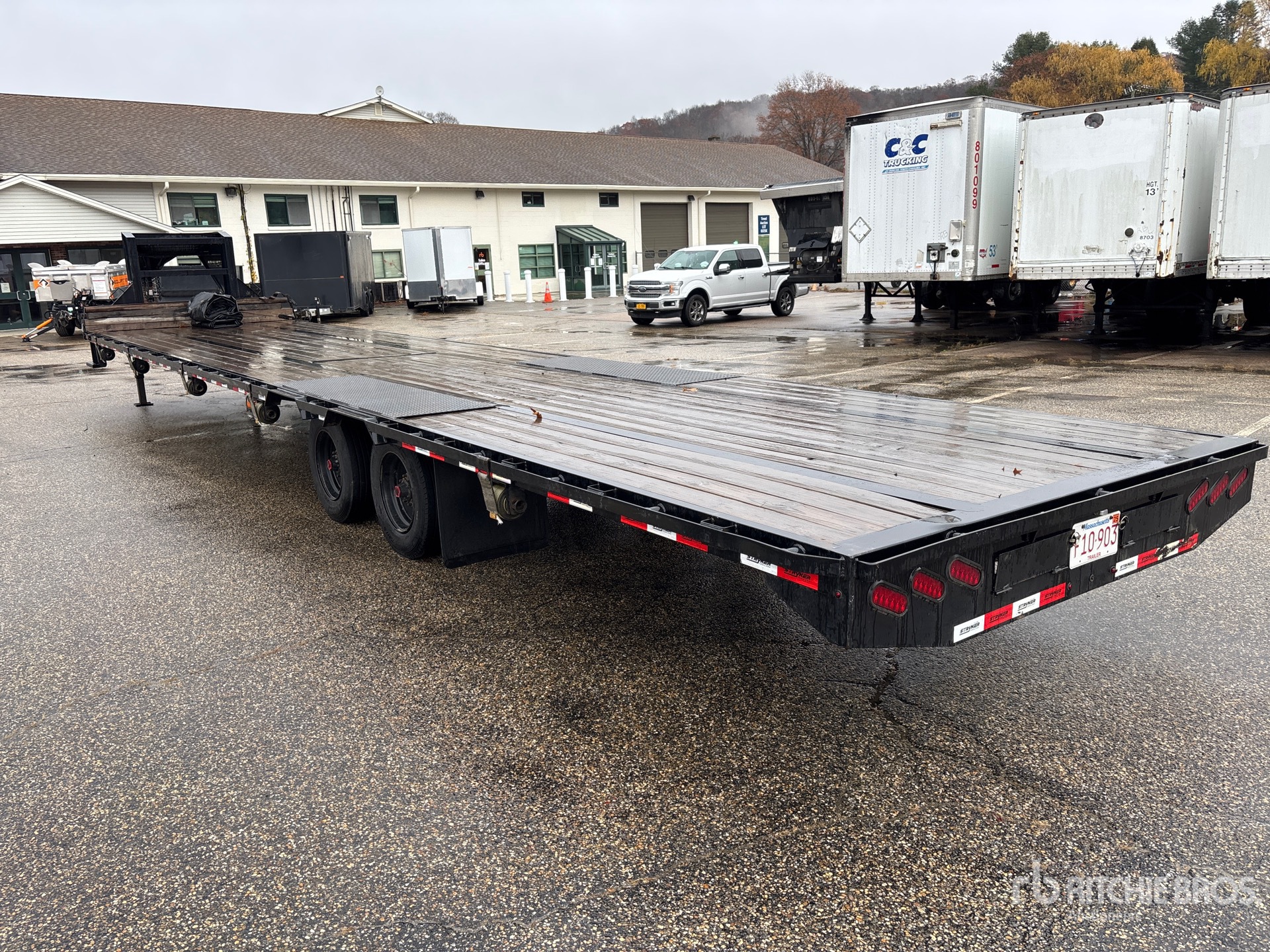 General Appearance with Bild, Ecke hinten links