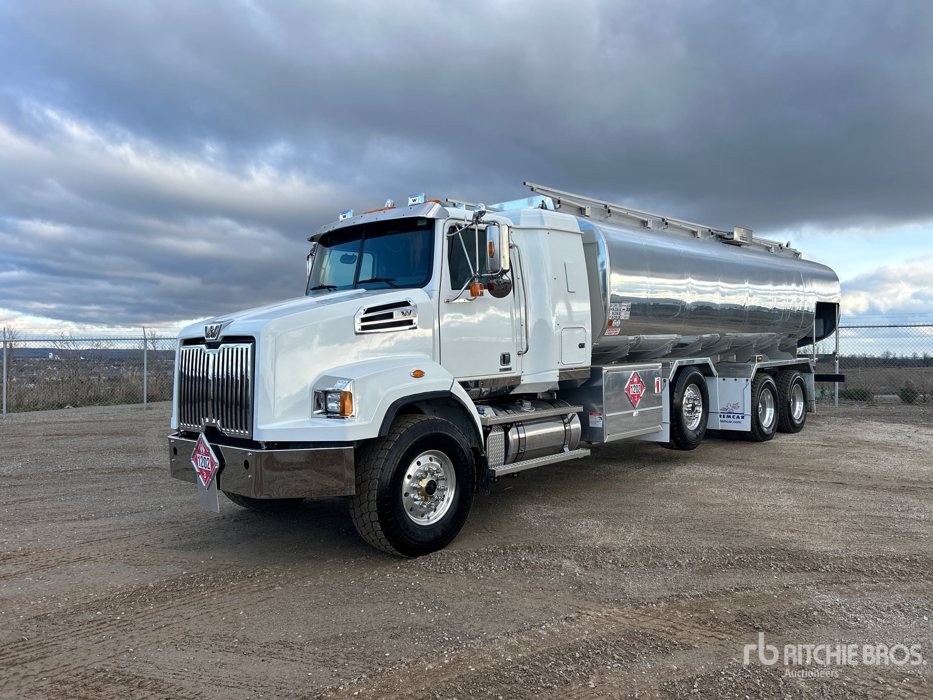 General Appearance with Featured Photo