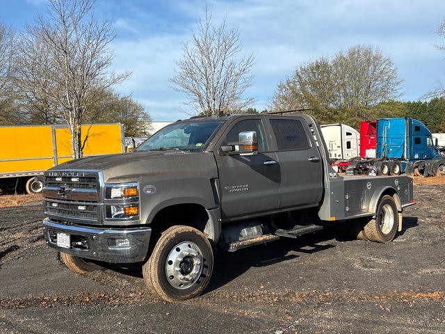 2021 Chevrolet Silverado 5500HD 4x4 Crew Cab Flatbed Truck