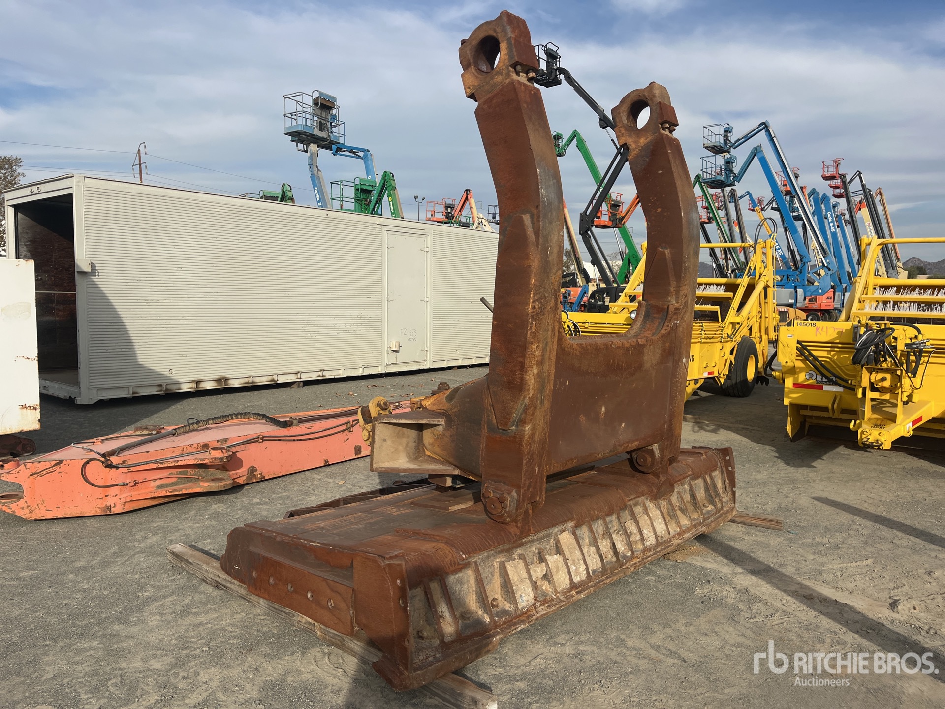 General Appearance with Foto, angolo posteriore sinistro