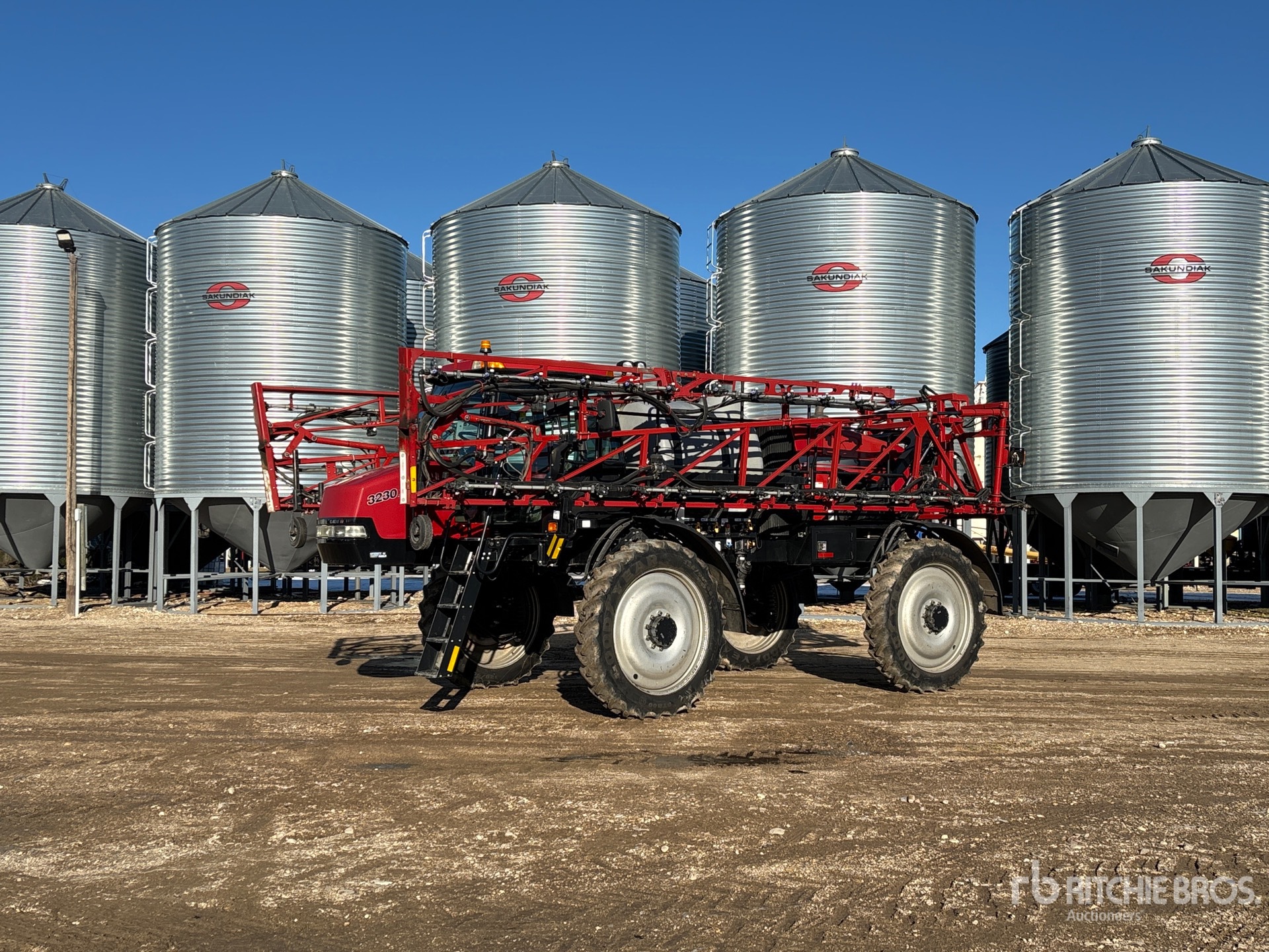 General Appearance with Bild, Ecke vorne links