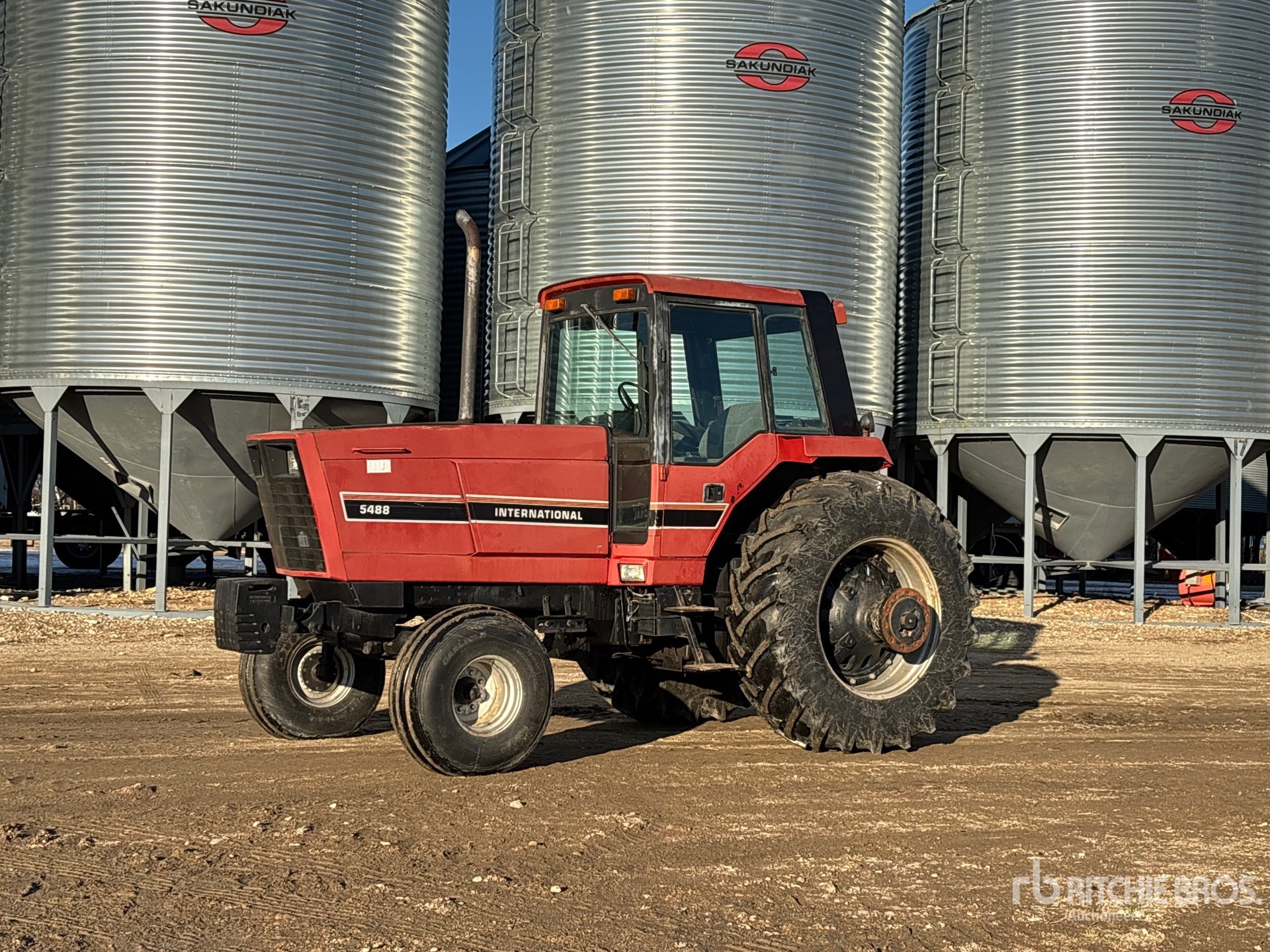 General Appearance with Bild, Ecke vorne links