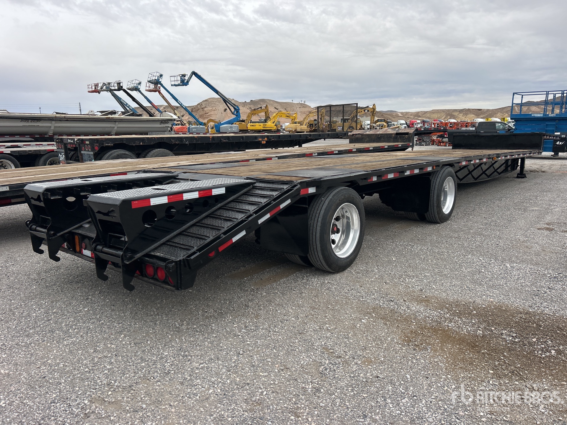 General Appearance with Foto, angolo anteriore sinistro