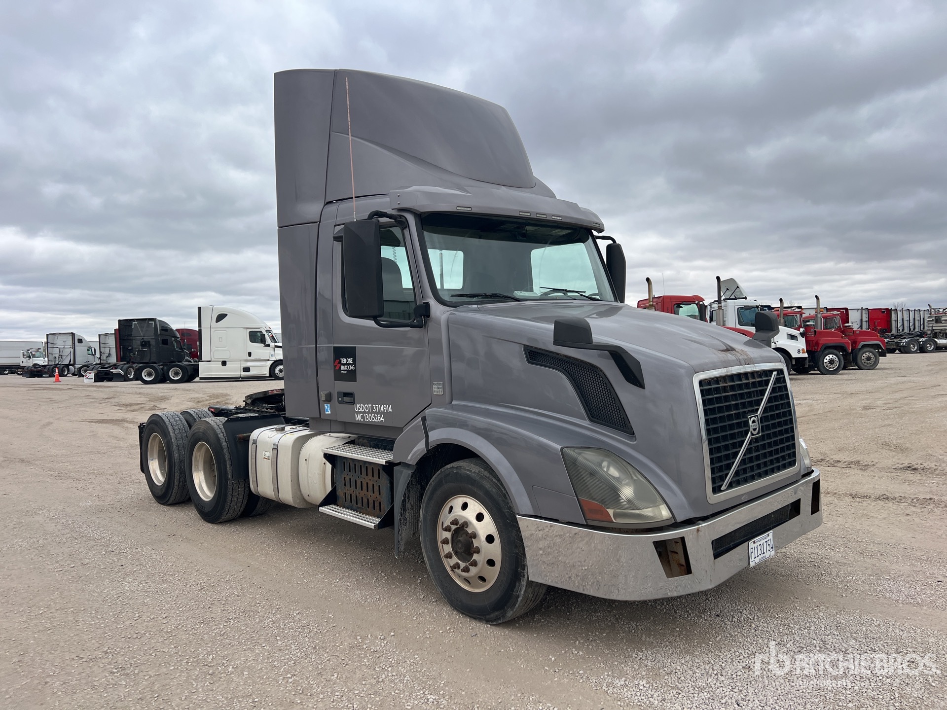 Aspect général with Image, coin avant droit