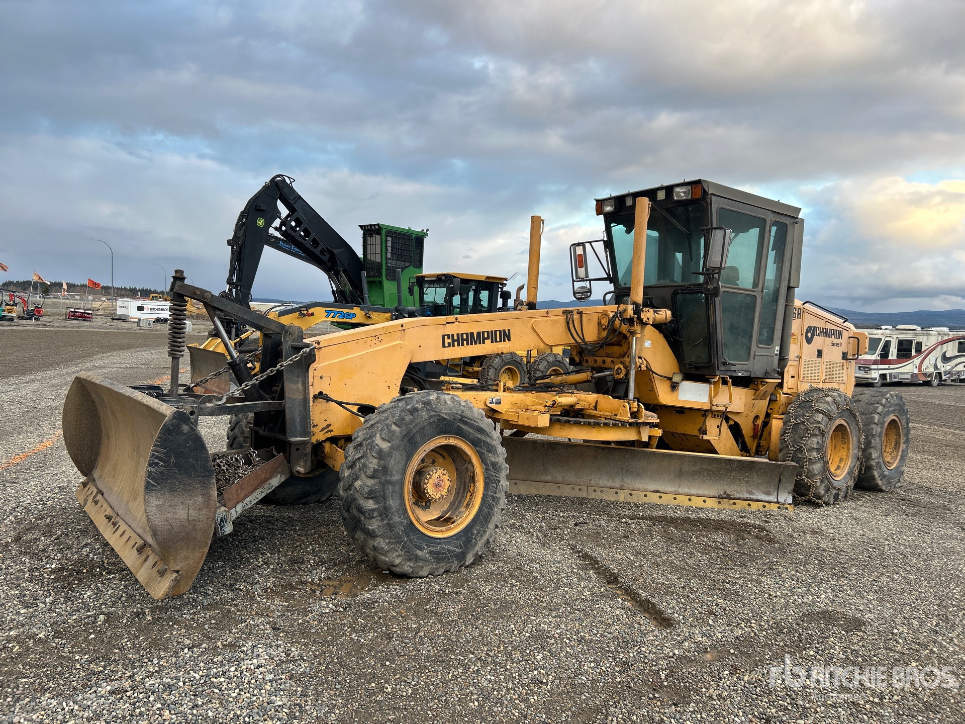 General Appearance with Picture, Left Front Corner