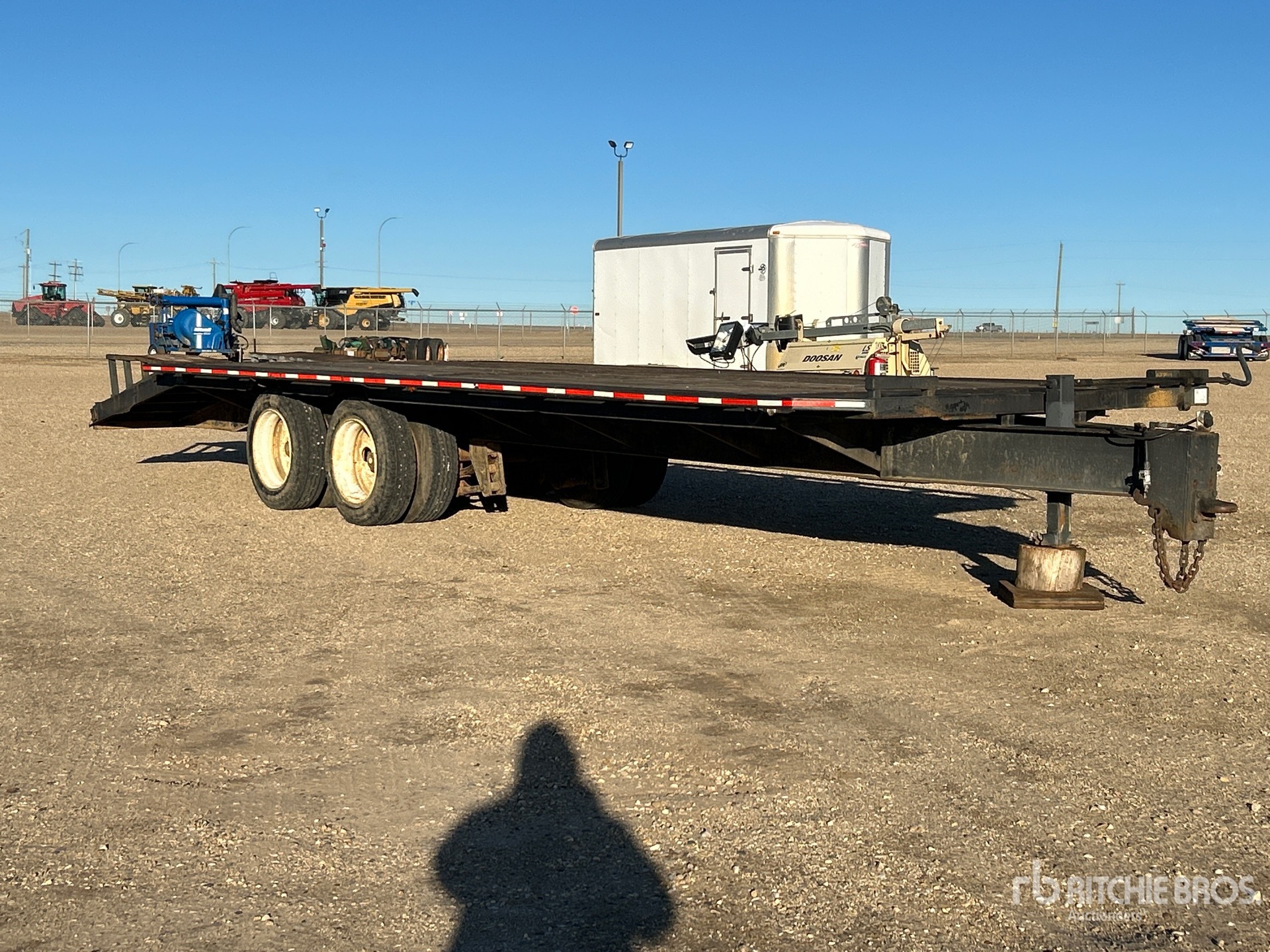 General Appearance with Bild, Ecke vorne rechts