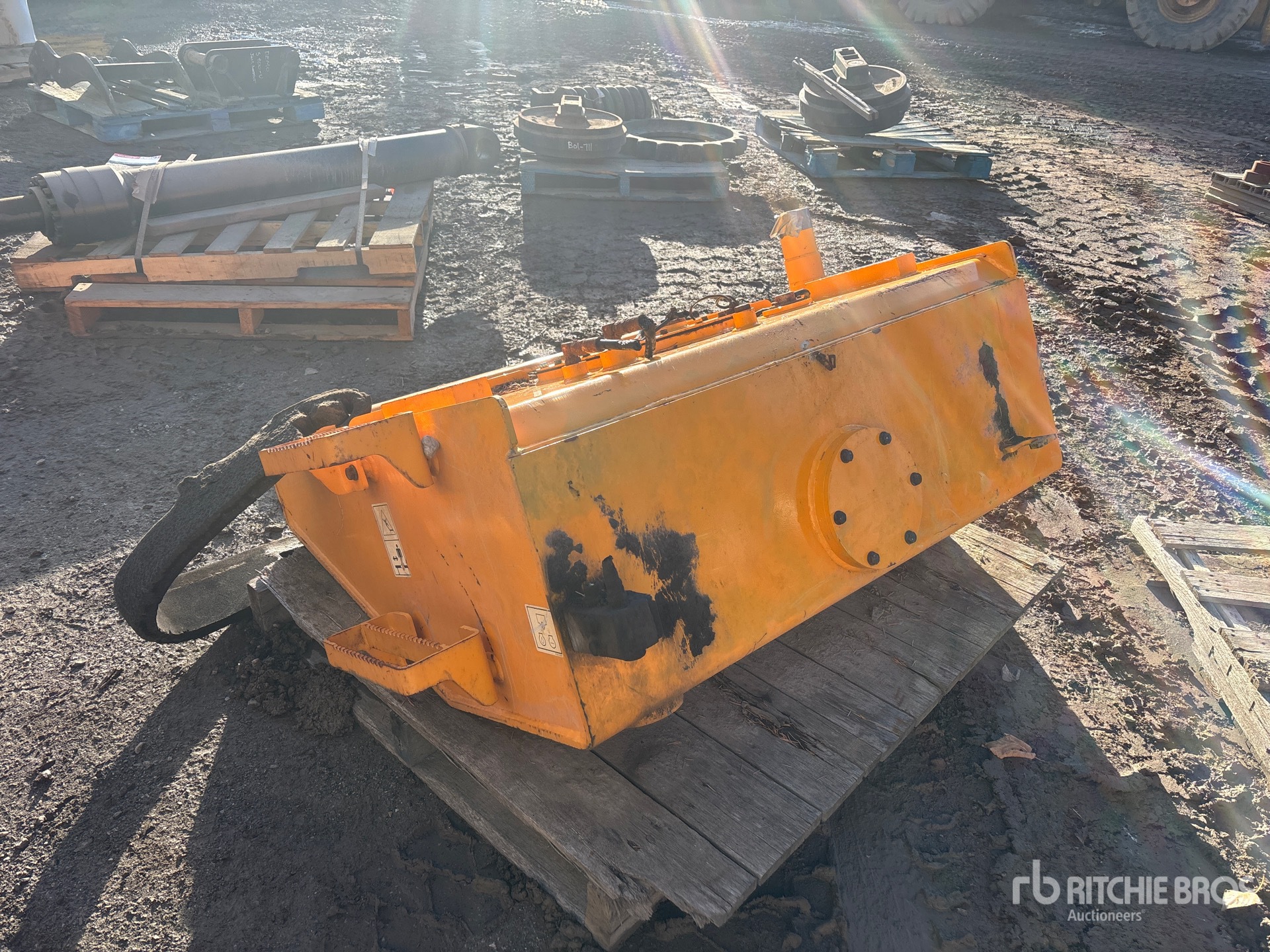 General Appearance with Bild, Ecke hinten links