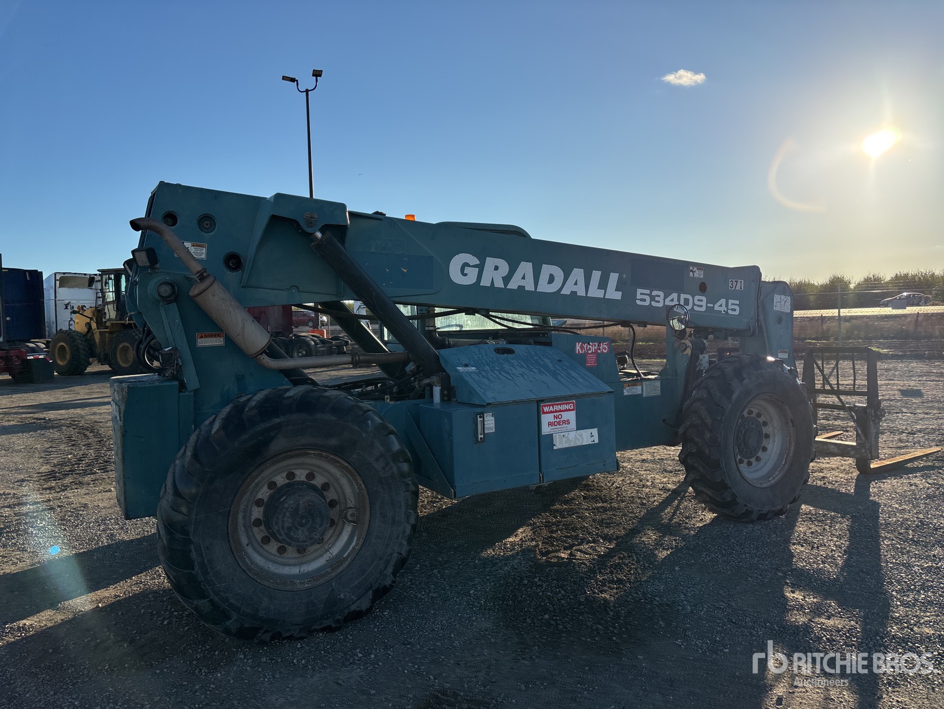 General Appearance with Picture, Right Rear Corner