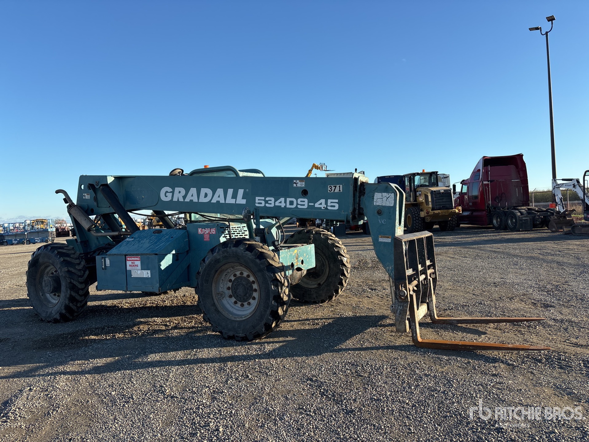 General Appearance with Picture, Right Front Corner