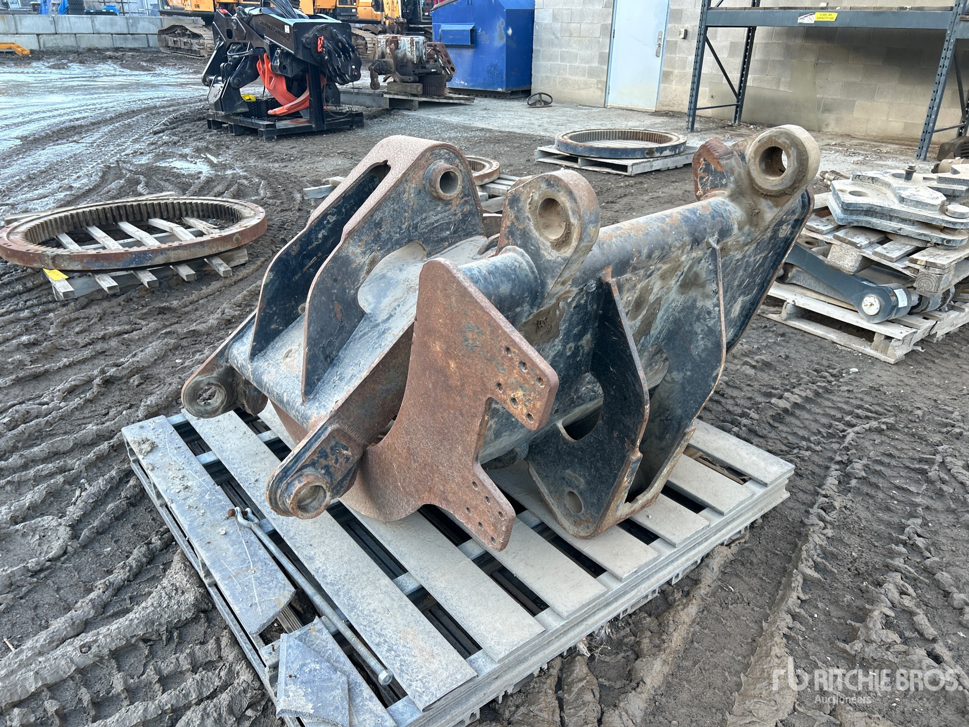 Aspect général with Image, coin arrière droit