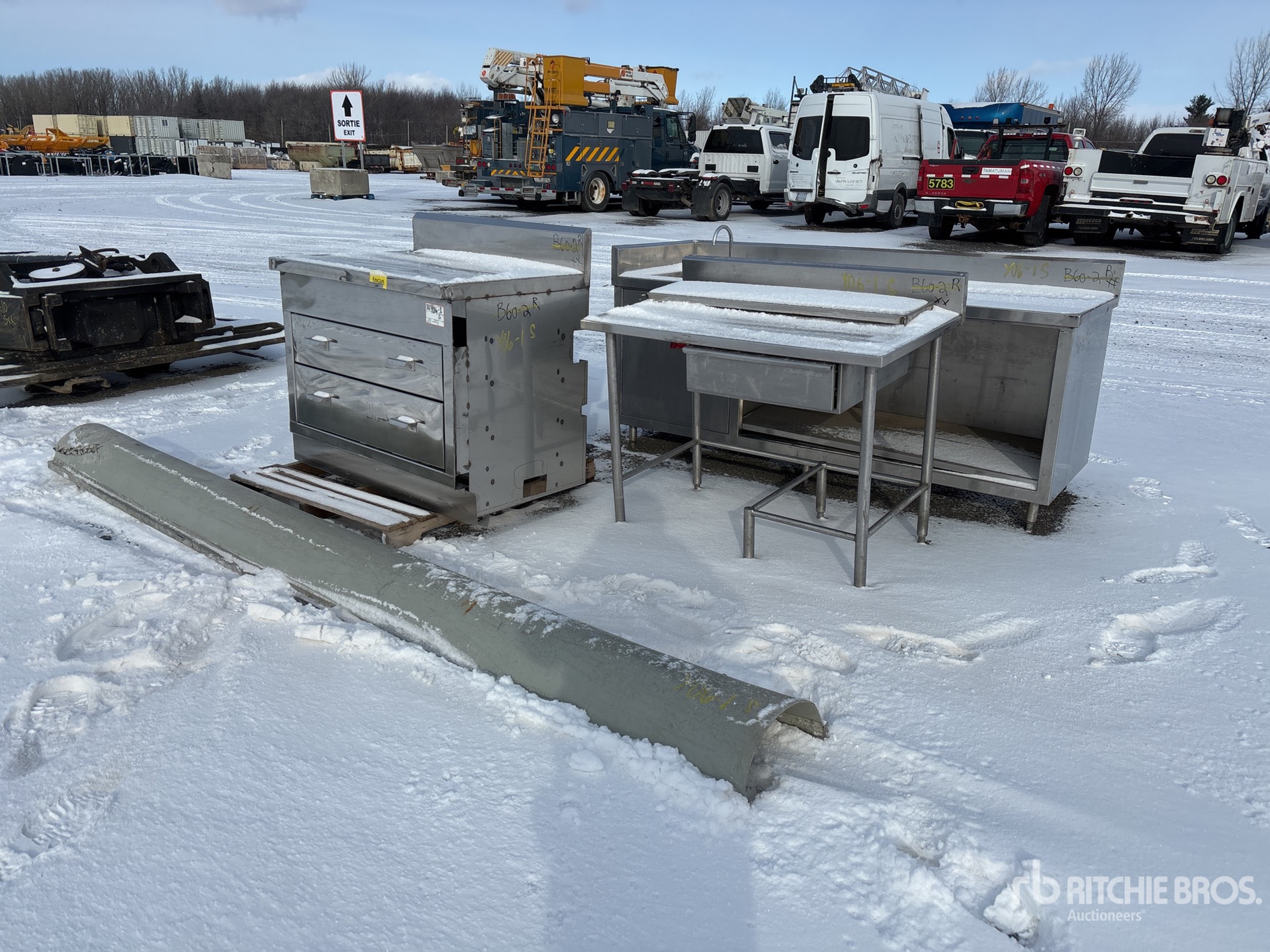 General Appearance with Picture, Left Front Corner