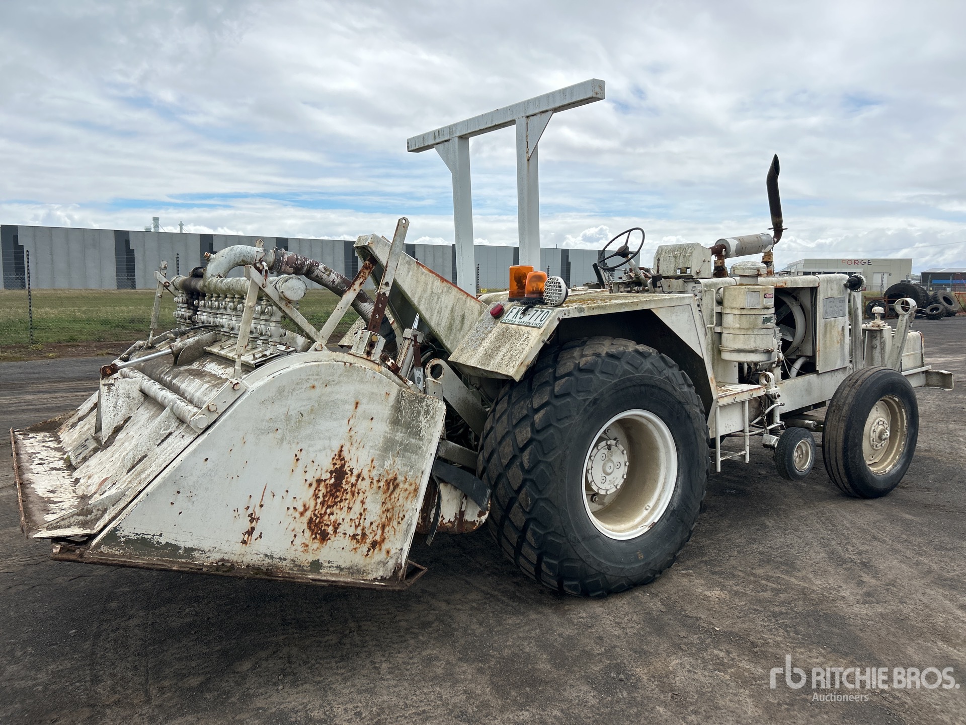 General Appearance with Picture, Right Rear Corner