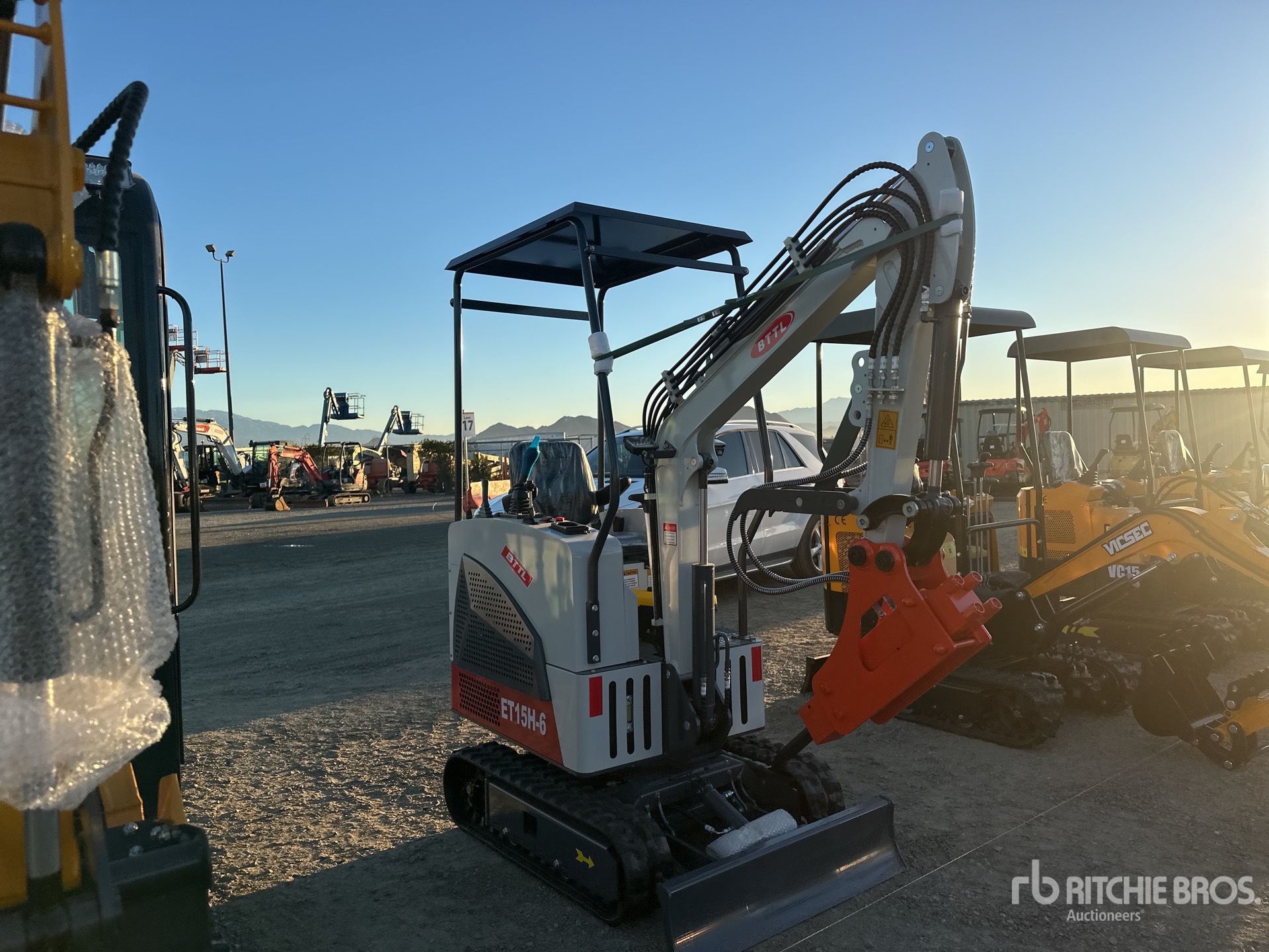 General Appearance with Picture, Right Front Corner