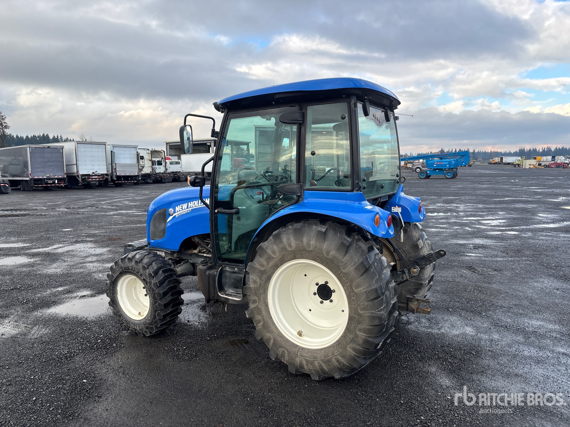 General Appearance with Foto, angolo posteriore sinistro