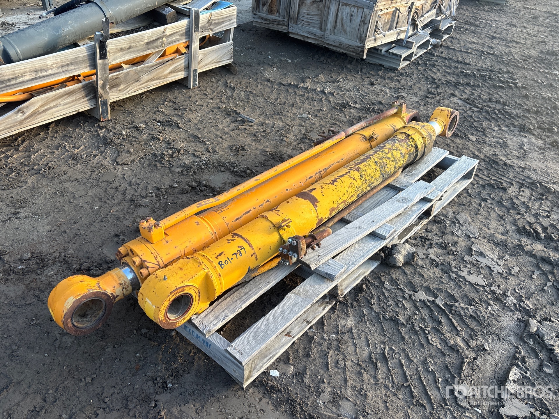 General Appearance with Bild, Ecke vorne rechts