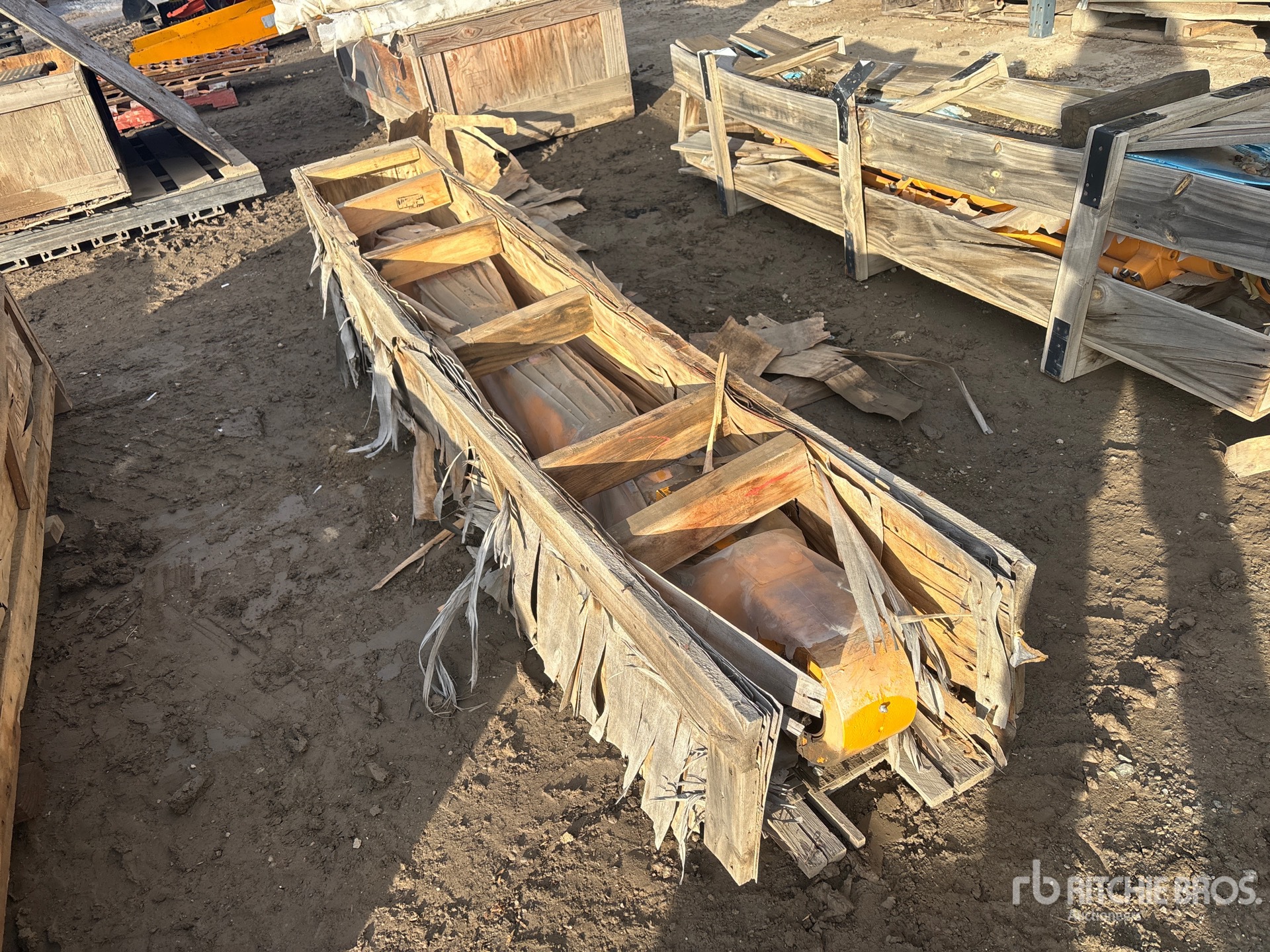 General Appearance with Bild, Ecke vorne links