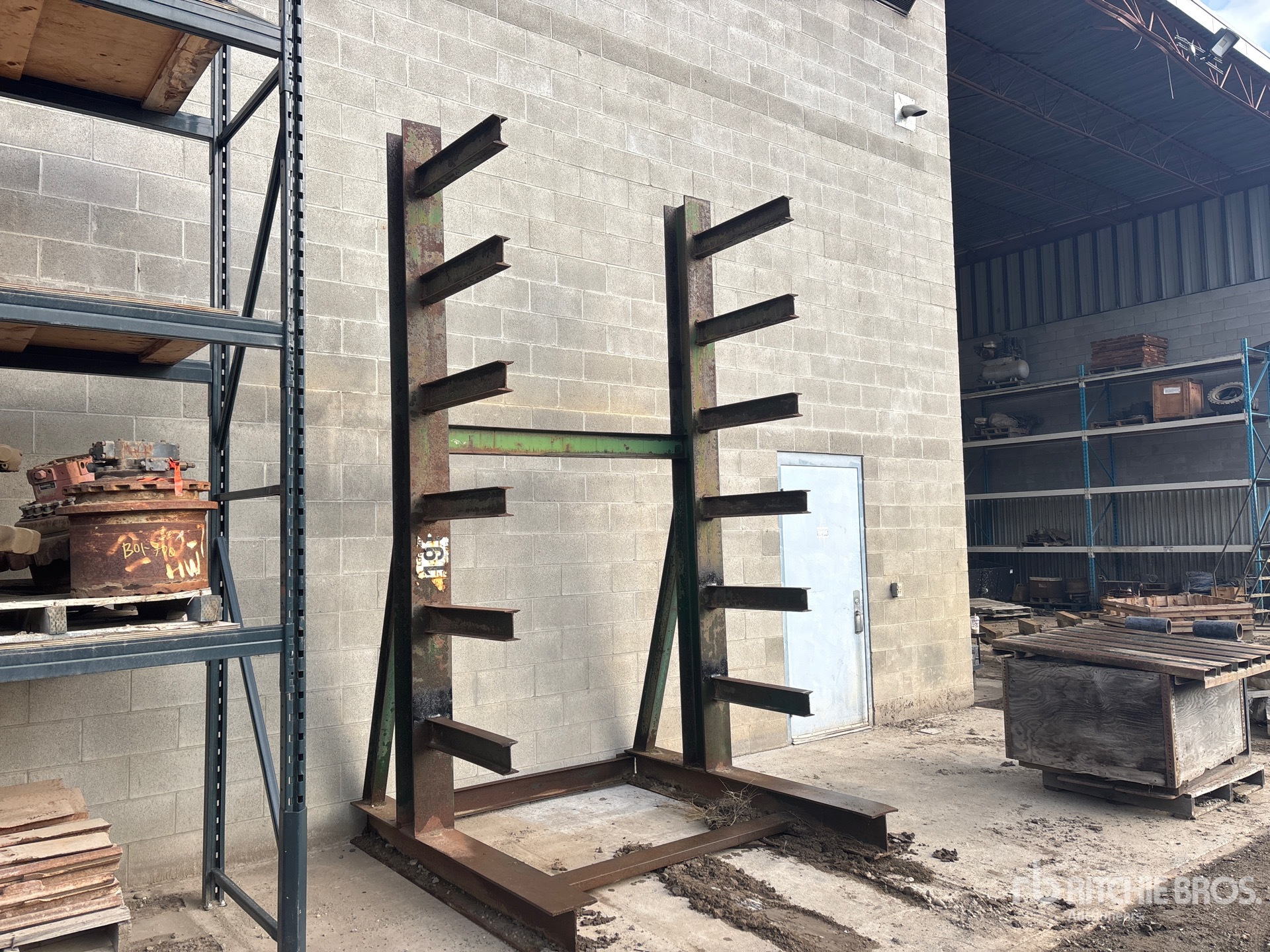 General Appearance with Image, coin avant droit