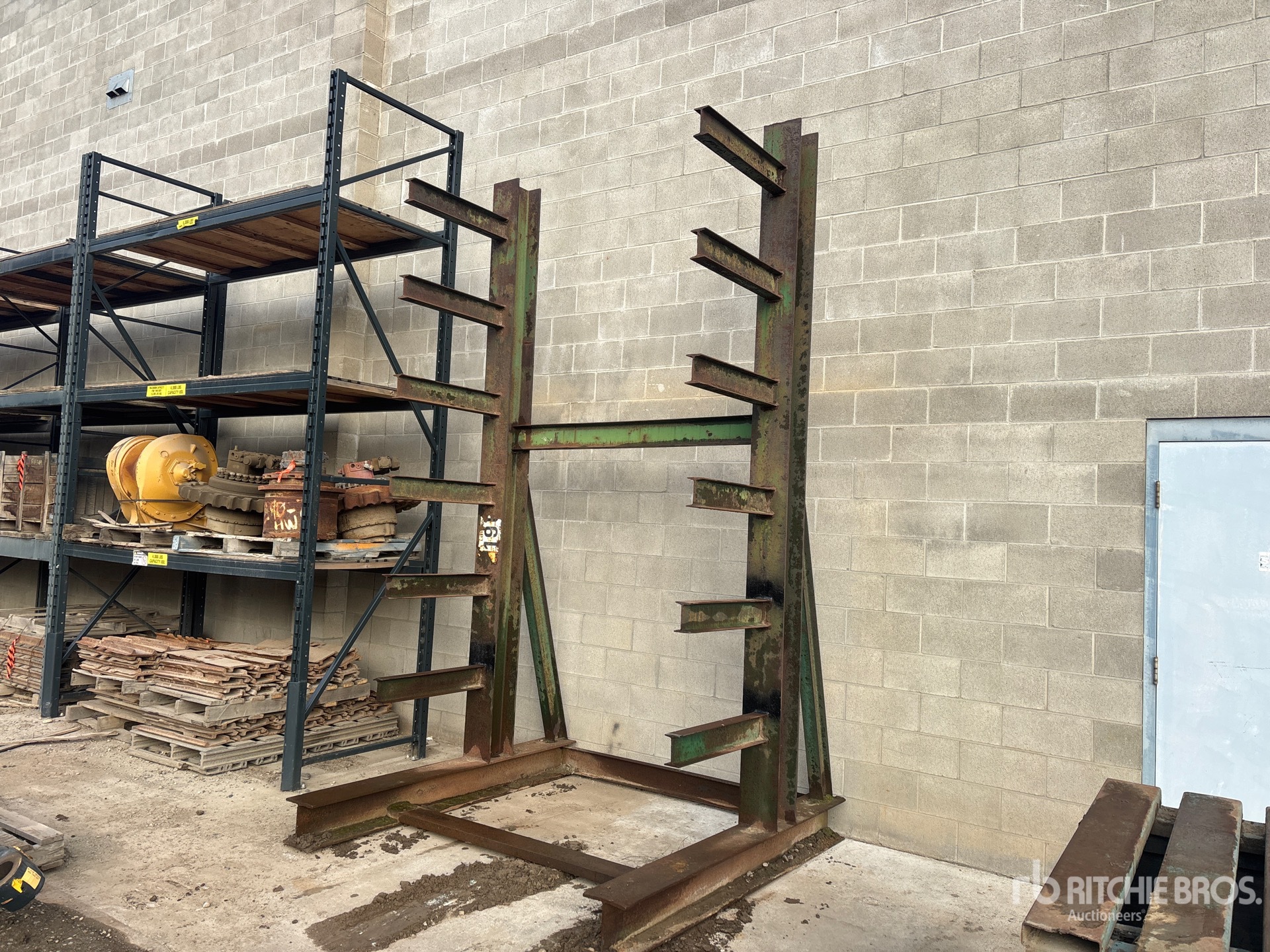 General Appearance with Image, coin avant gauche