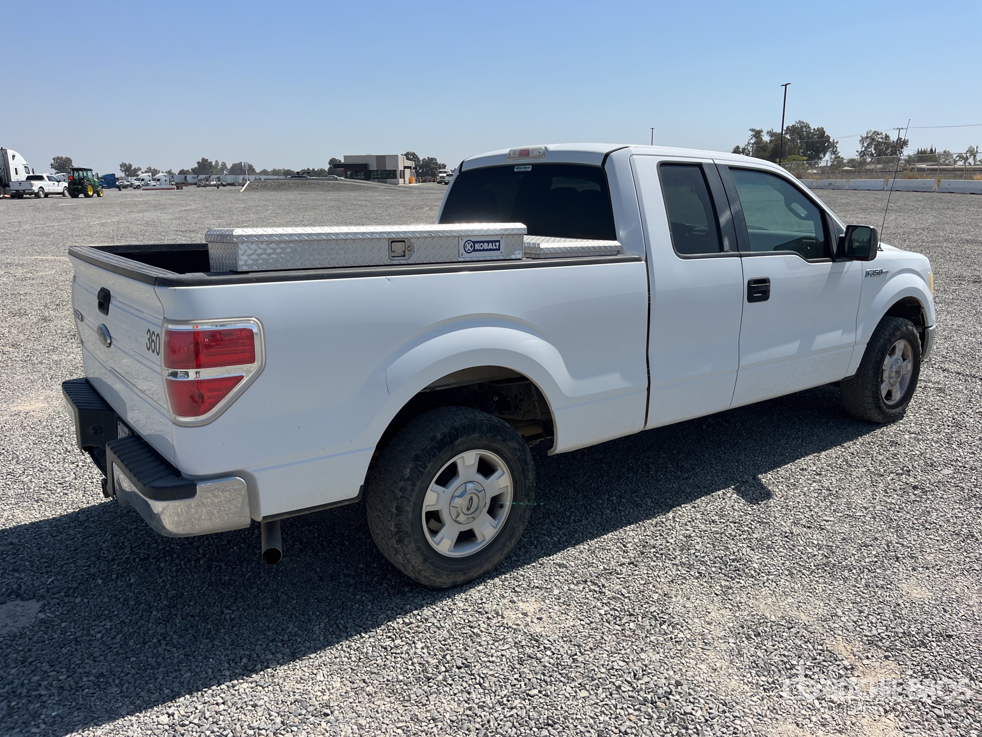 General Appearance with Picture, Right Rear Corner