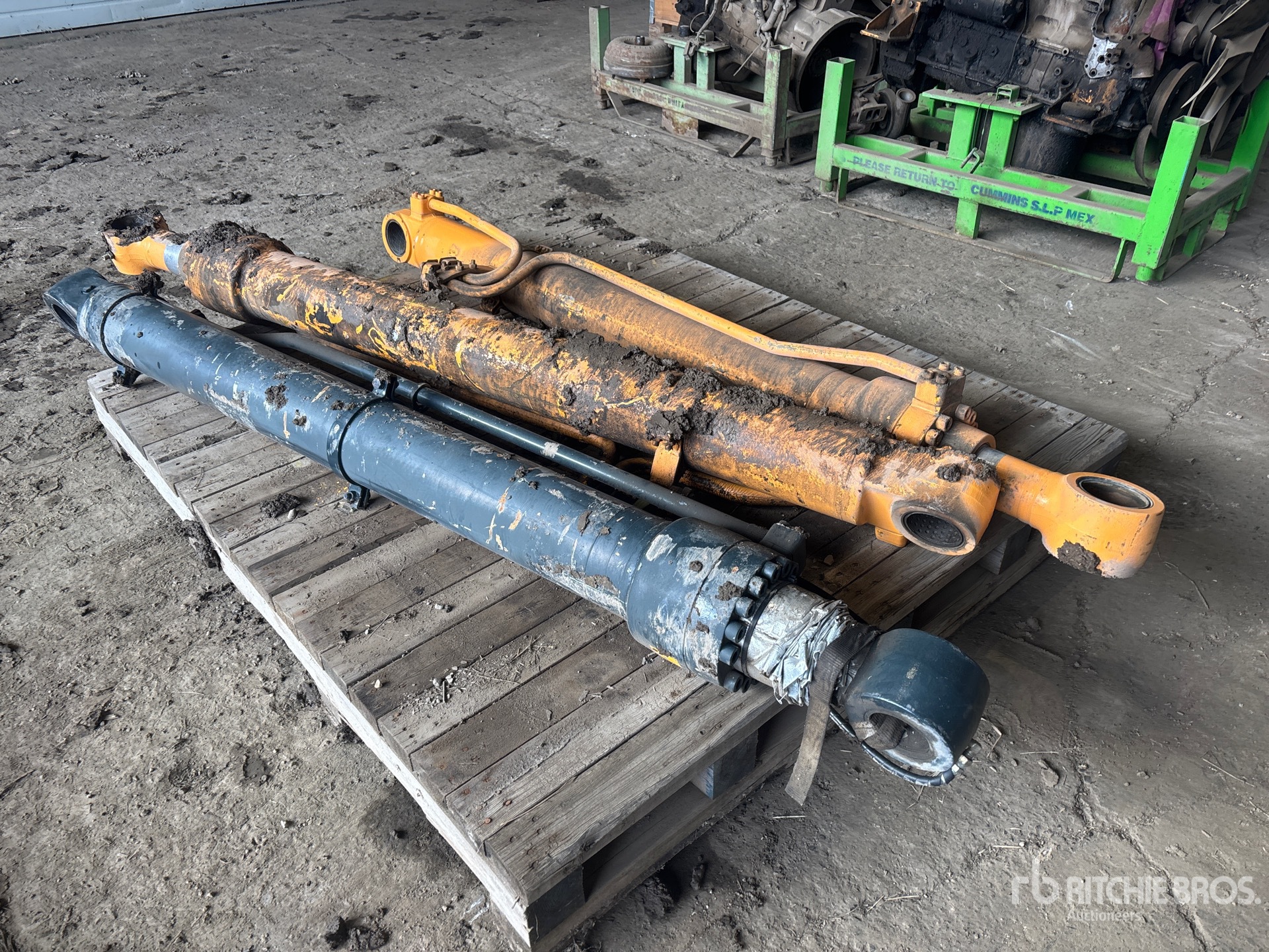 General Appearance with Foto, angolo anteriore sinistro