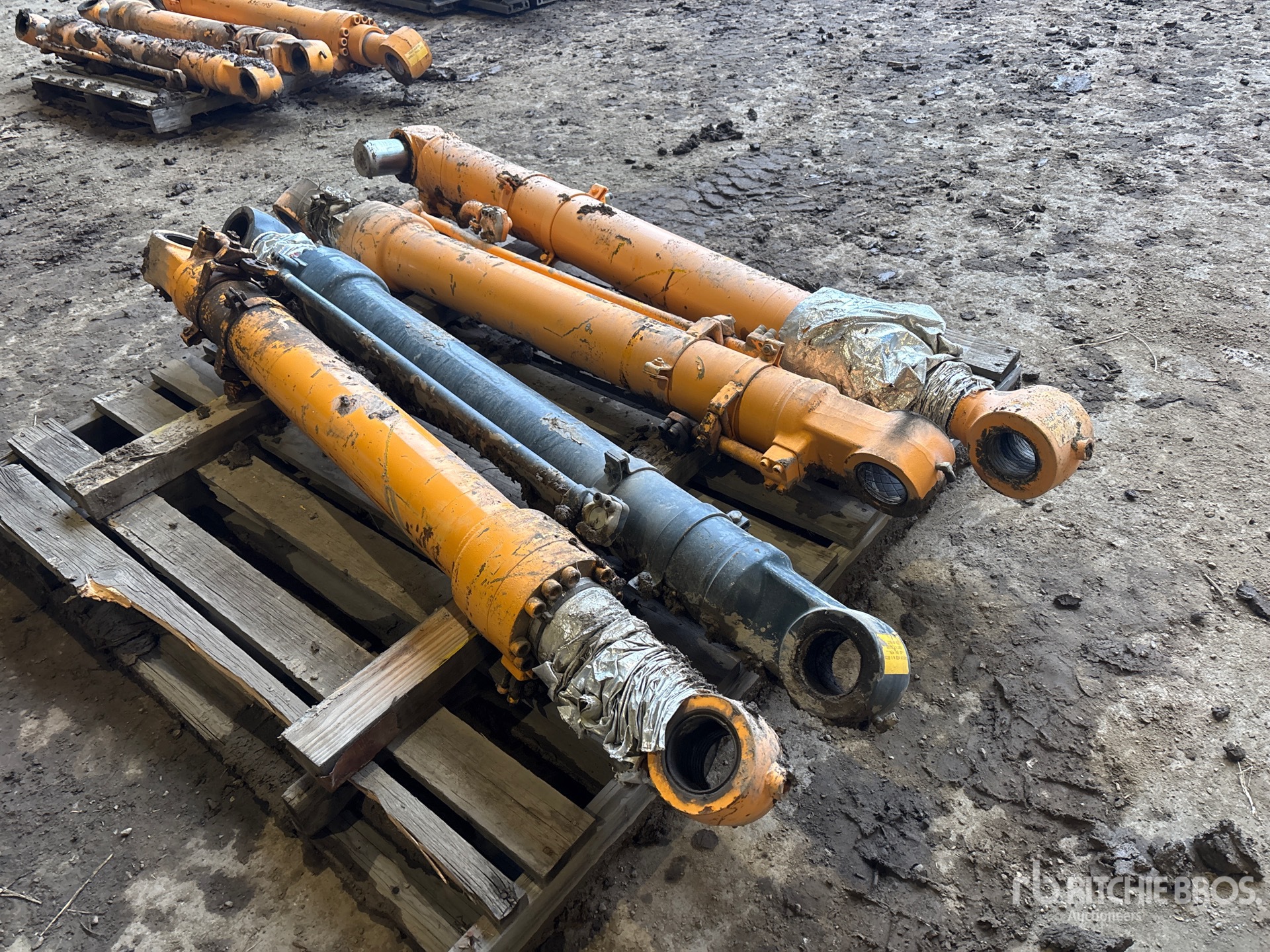 General Appearance with Bild, Ecke hinten rechts