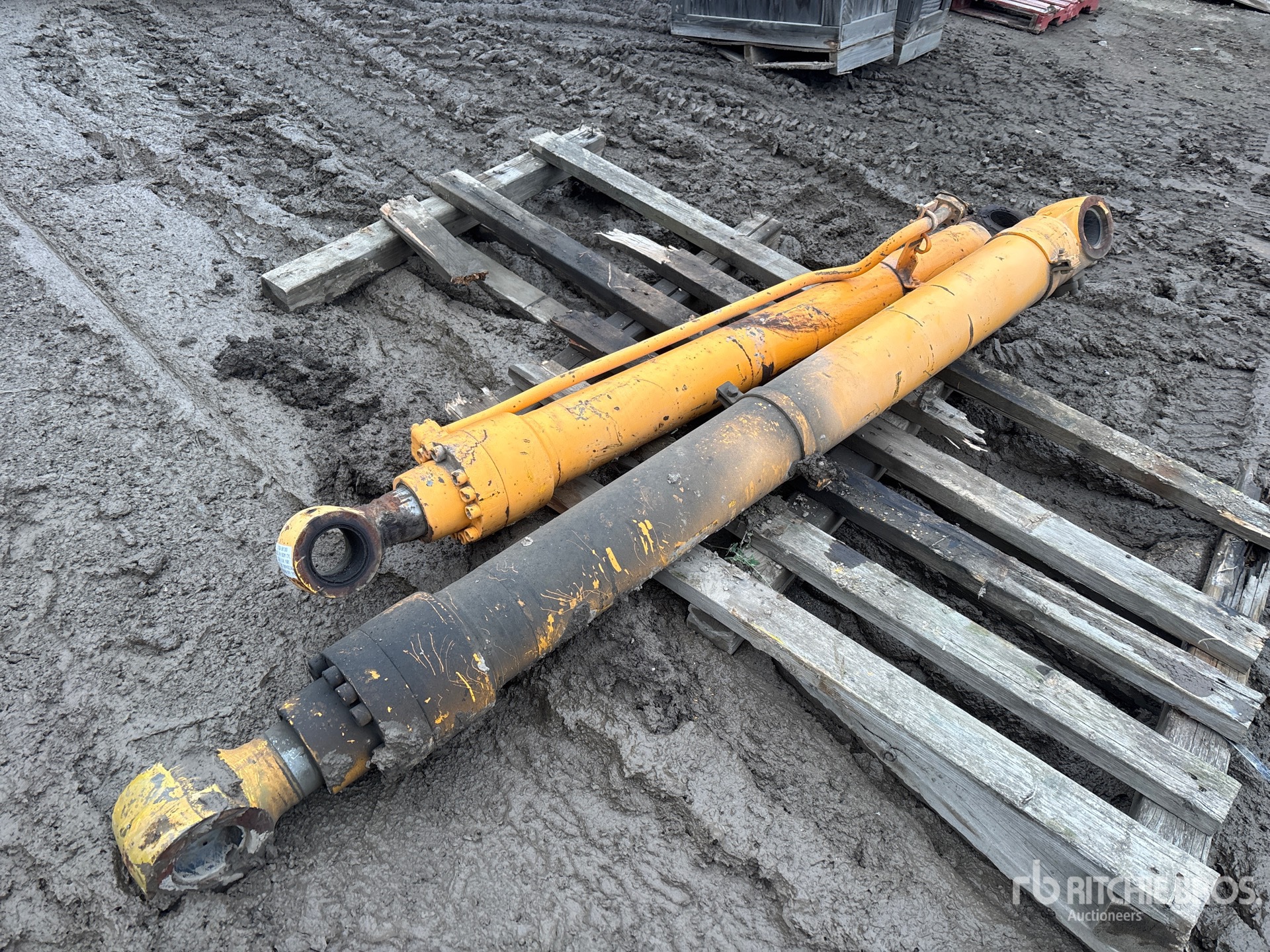 General Appearance with Bild, Ecke hinten rechts