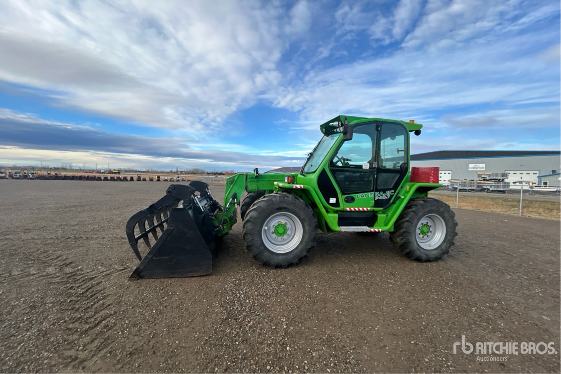 General Appearance with Bild, Ecke vorne links