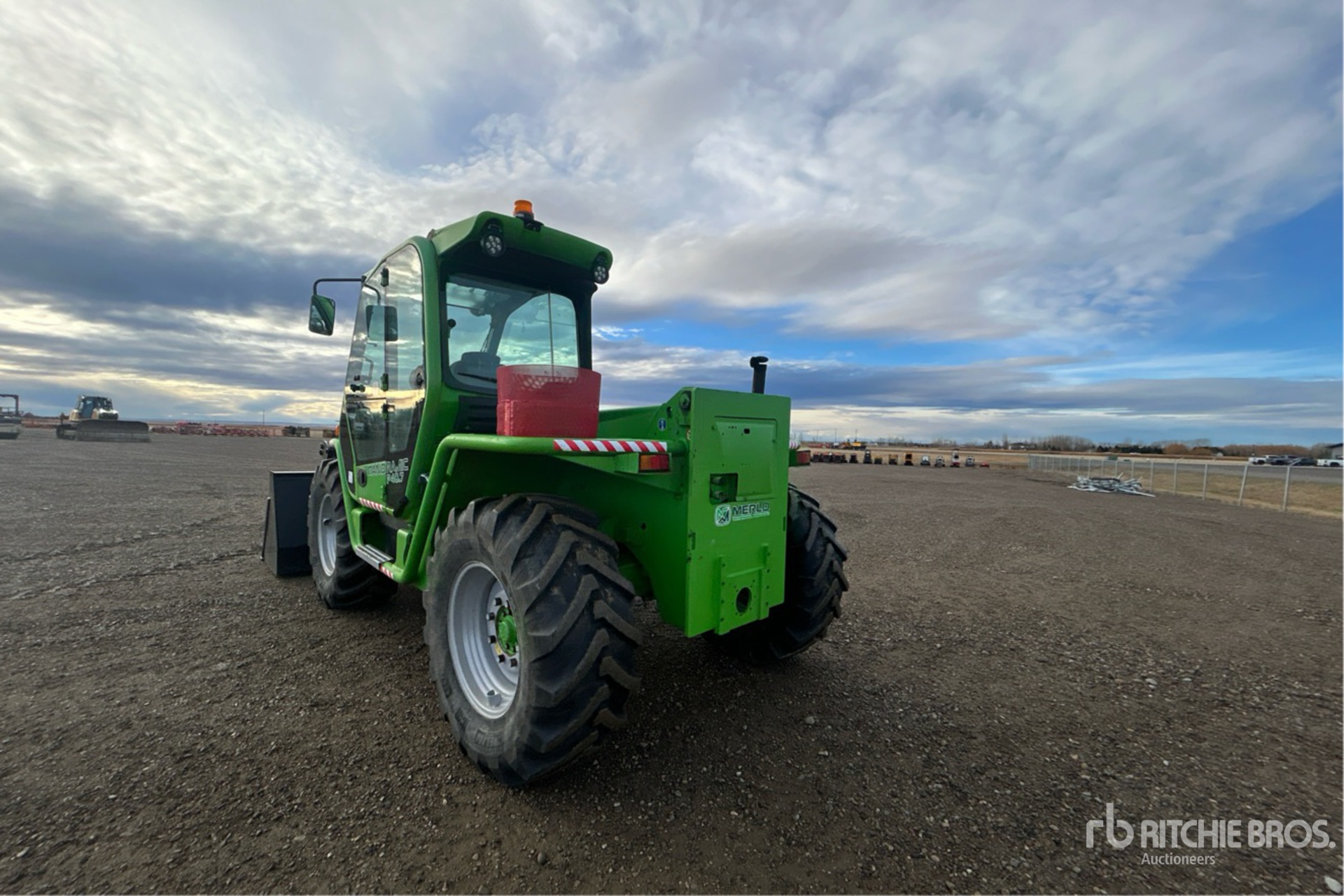 General Appearance with Bild, Ecke hinten links