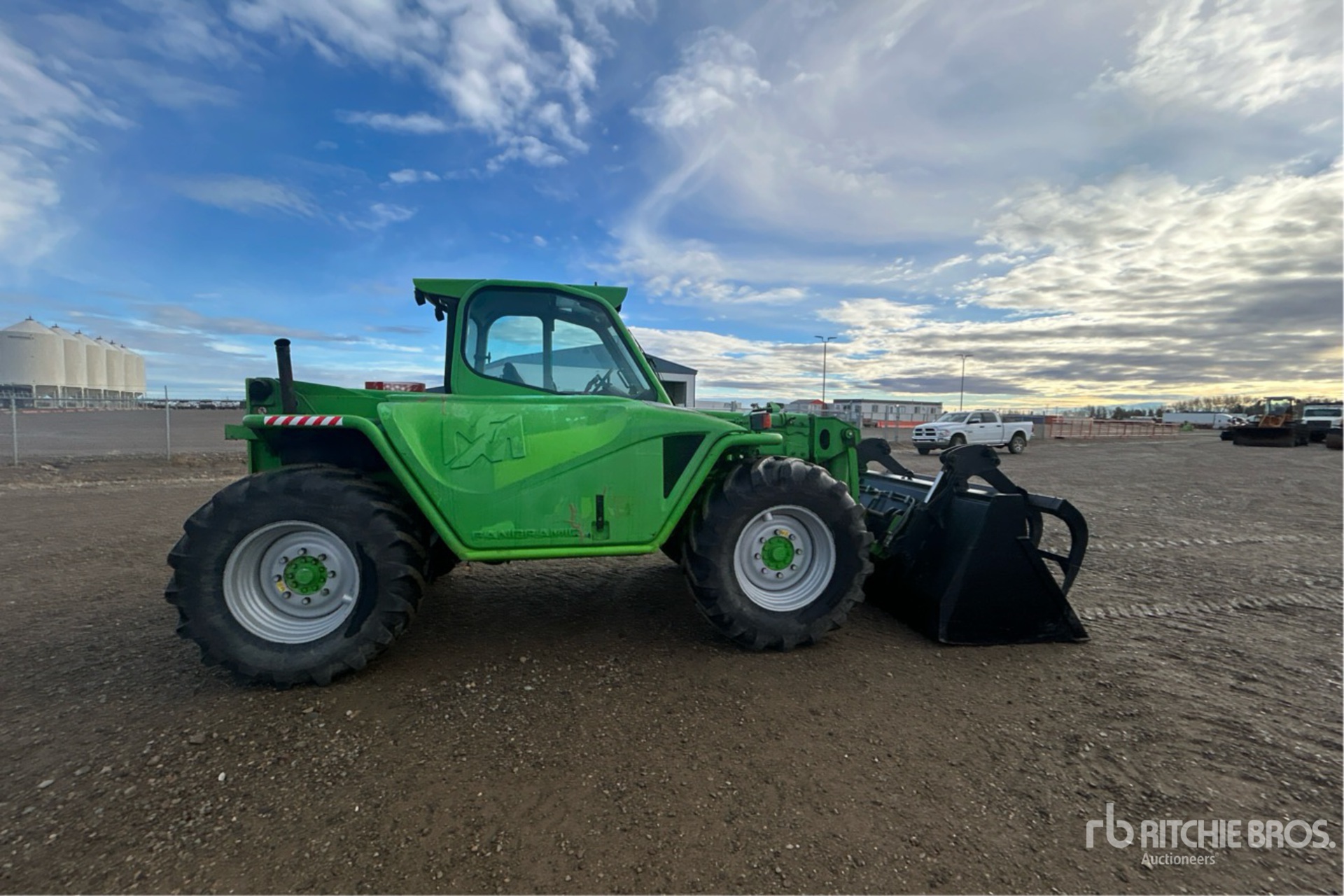 General Appearance with Bild, Ecke hinten rechts