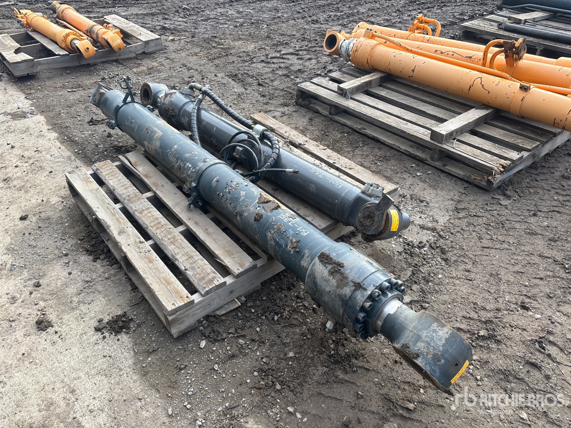 General Appearance with Bild, Ecke hinten rechts