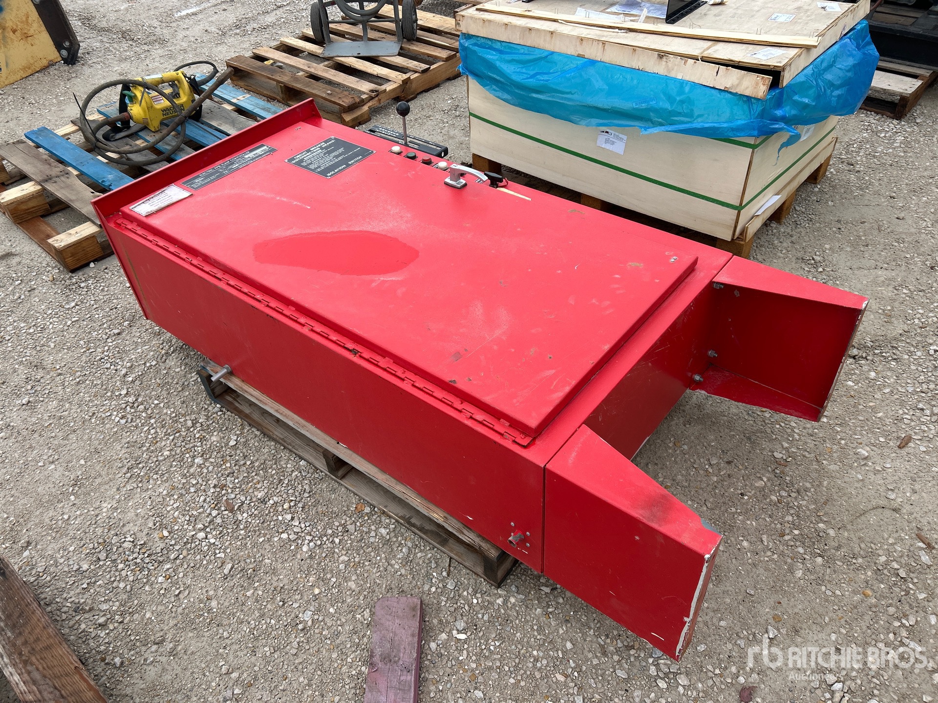 General Appearance with Bild, Ecke vorne rechts