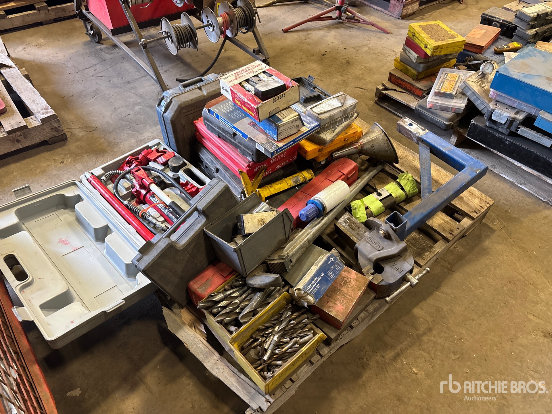 General Appearance with Bild, Ecke hinten rechts