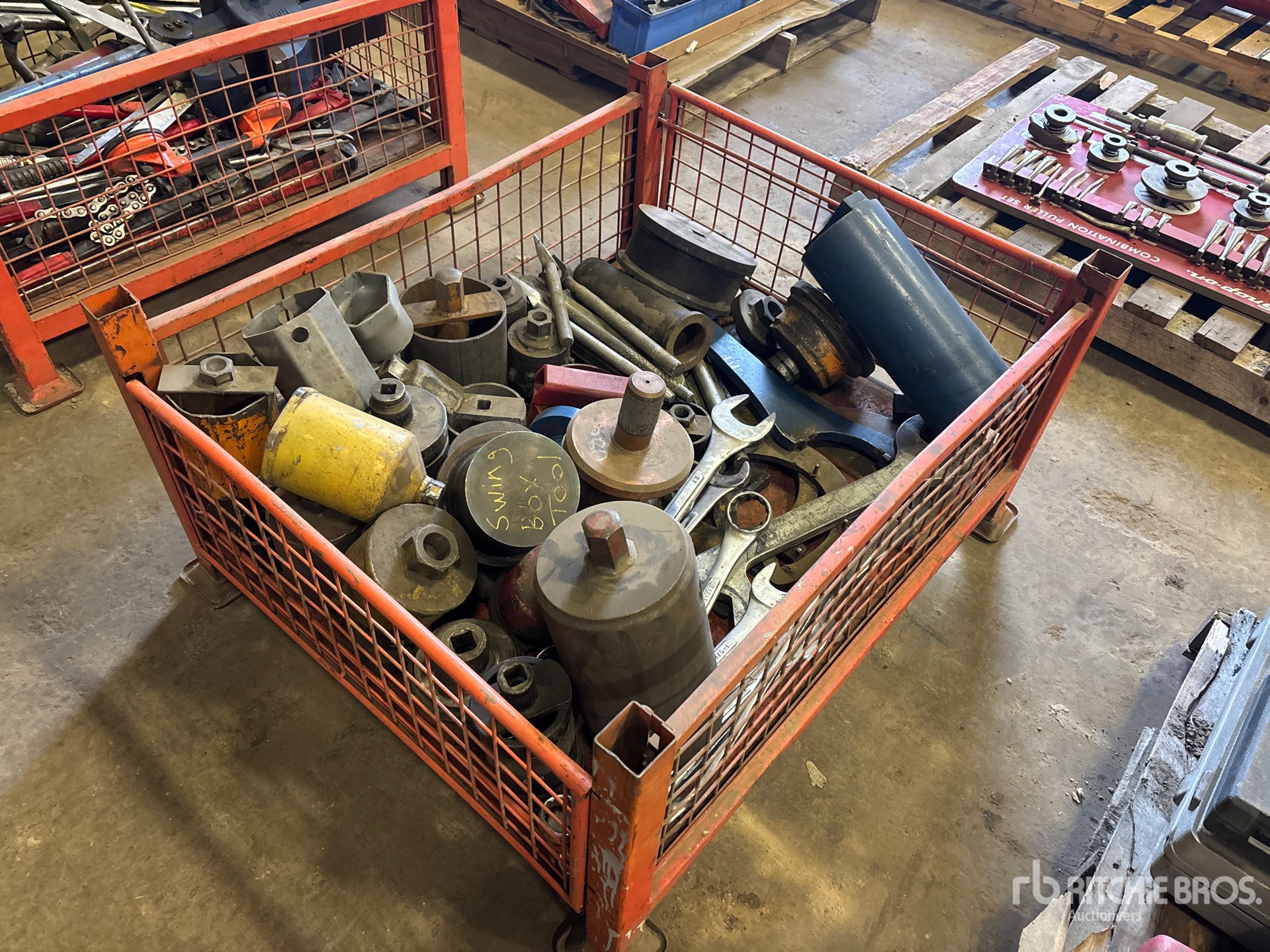 General Appearance with Bild, Ecke vorne rechts