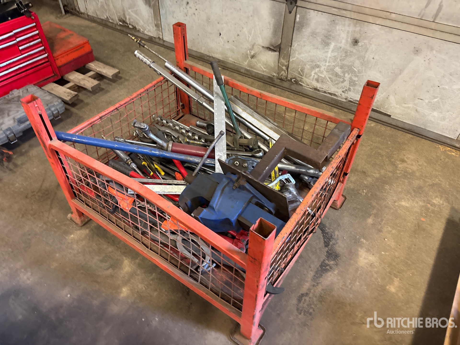 General Appearance with Bild, Ecke vorne links