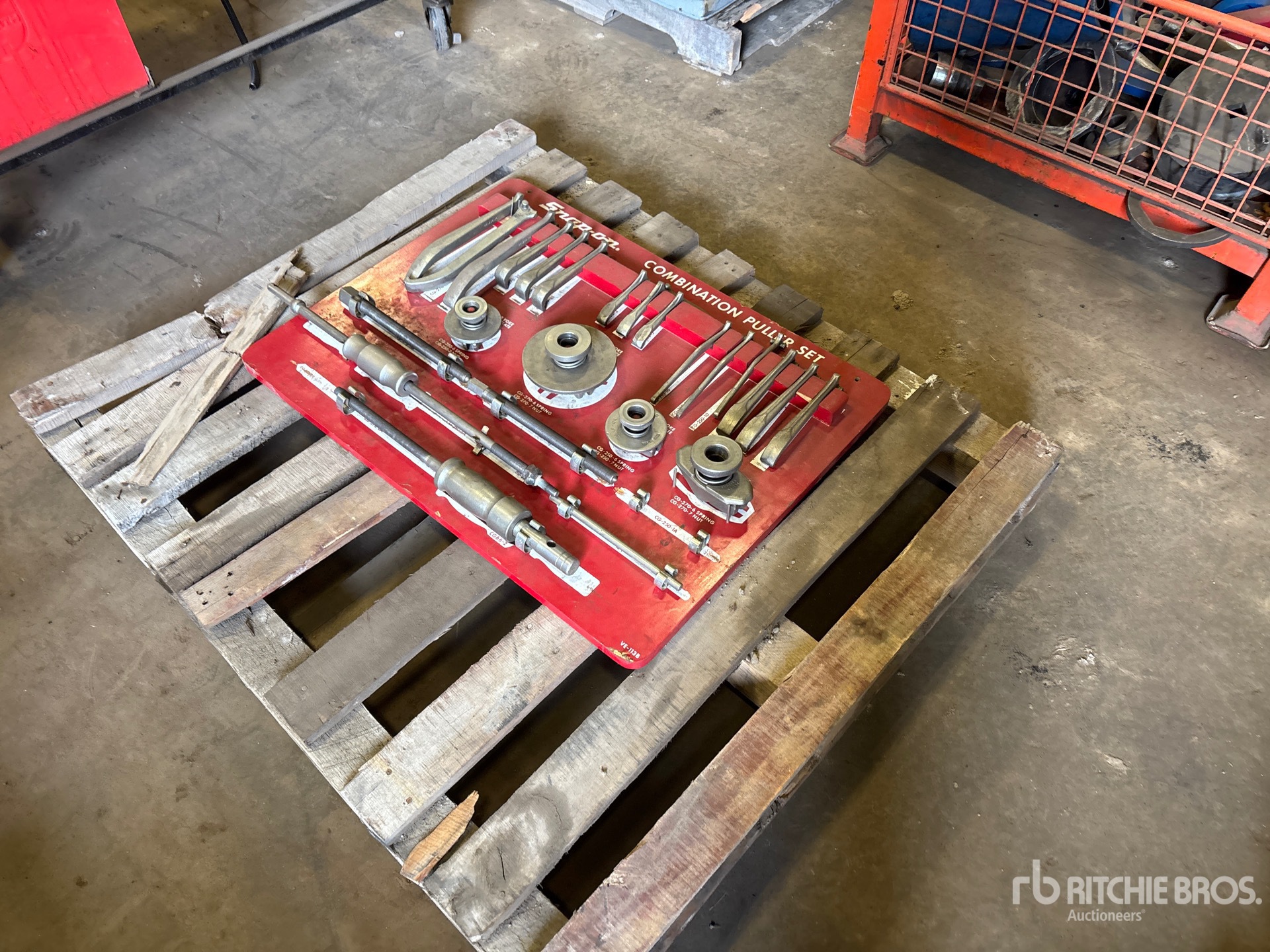 General Appearance with Bild, Ecke vorne links