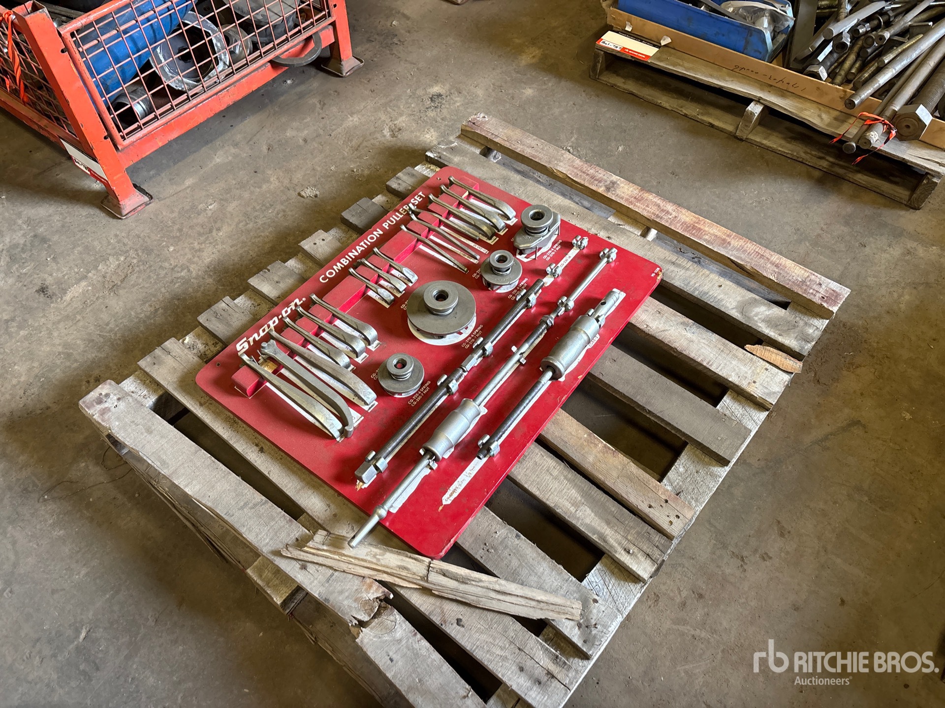 General Appearance with Bild, Ecke vorne rechts