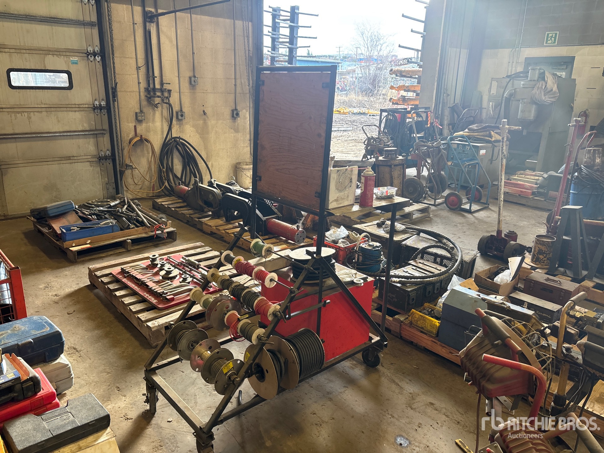 General Appearance with Bild, Ecke hinten rechts